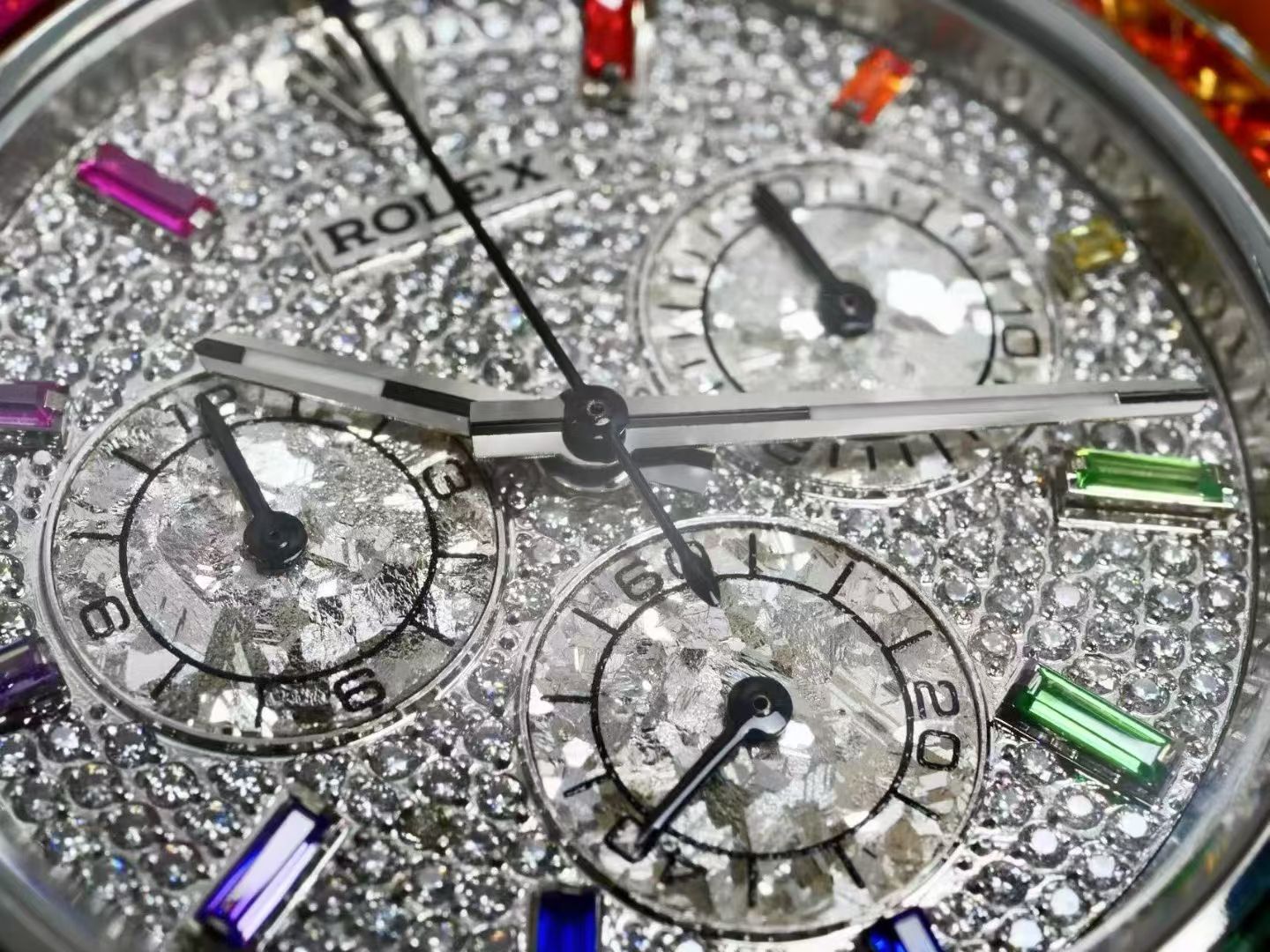 Rolex Cosmograph Daytona “Rainbow” – 18K White Gold, Pavé Diamond Dial, Rainbow Sapphire Bezel