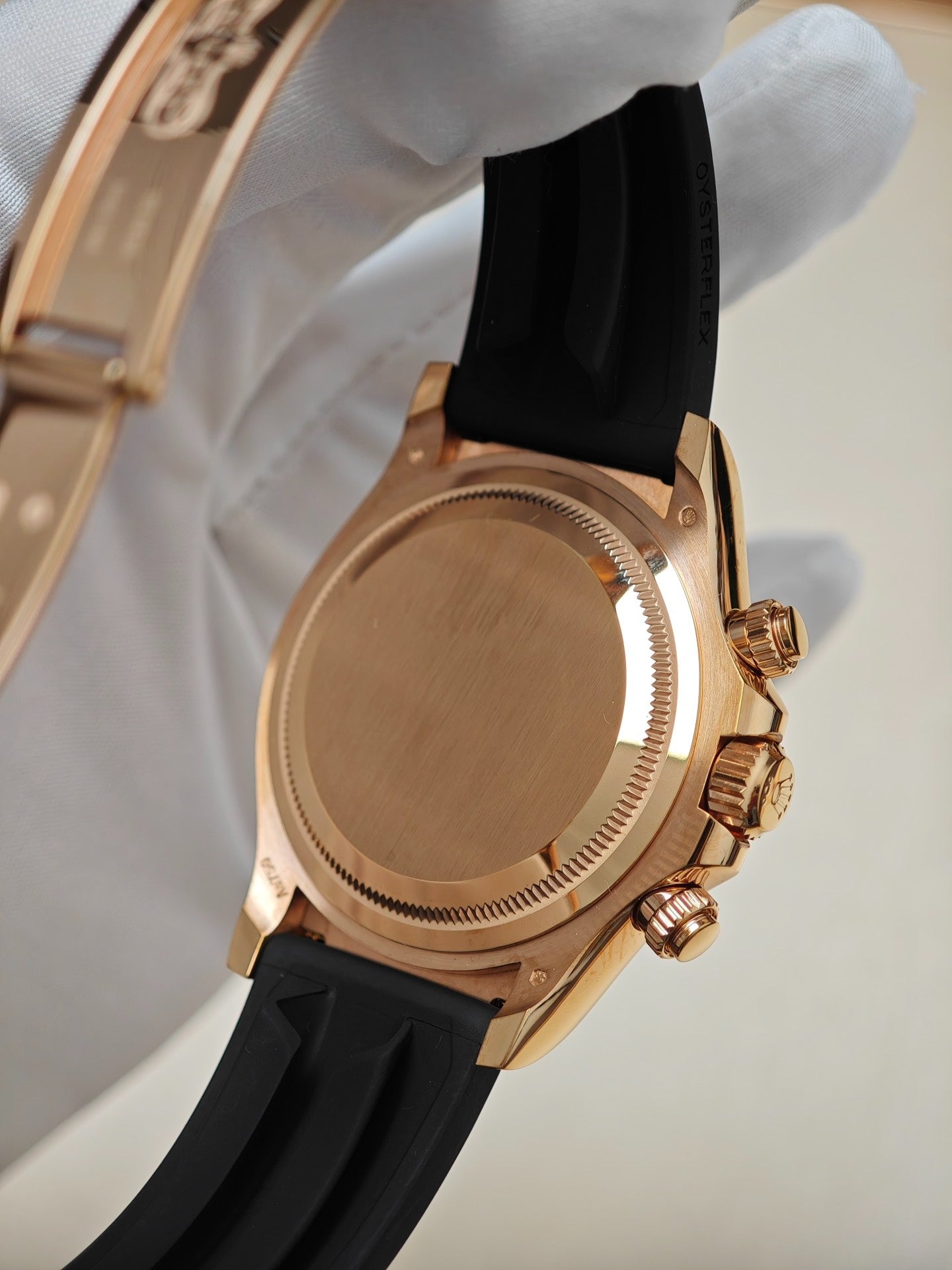 Rolex Cosmograph Daytona – 18k Yellow Gold, Black Dial, Oysterflex Bracelet