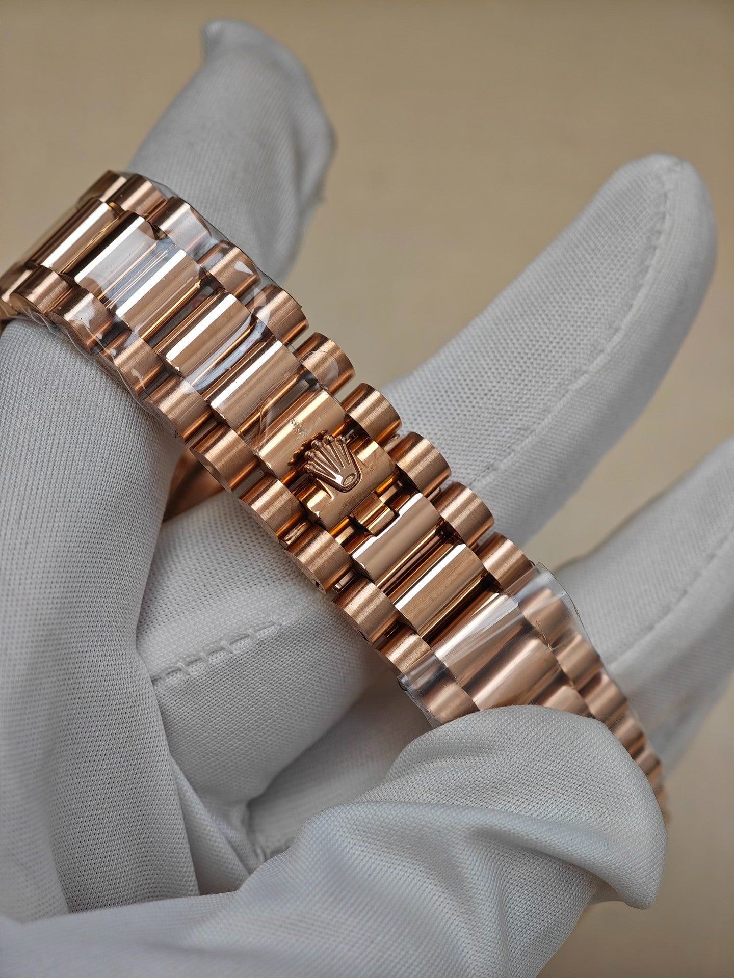 Rolex Day-Date 36 Everose Gold Rainbow Sapphire Dial
