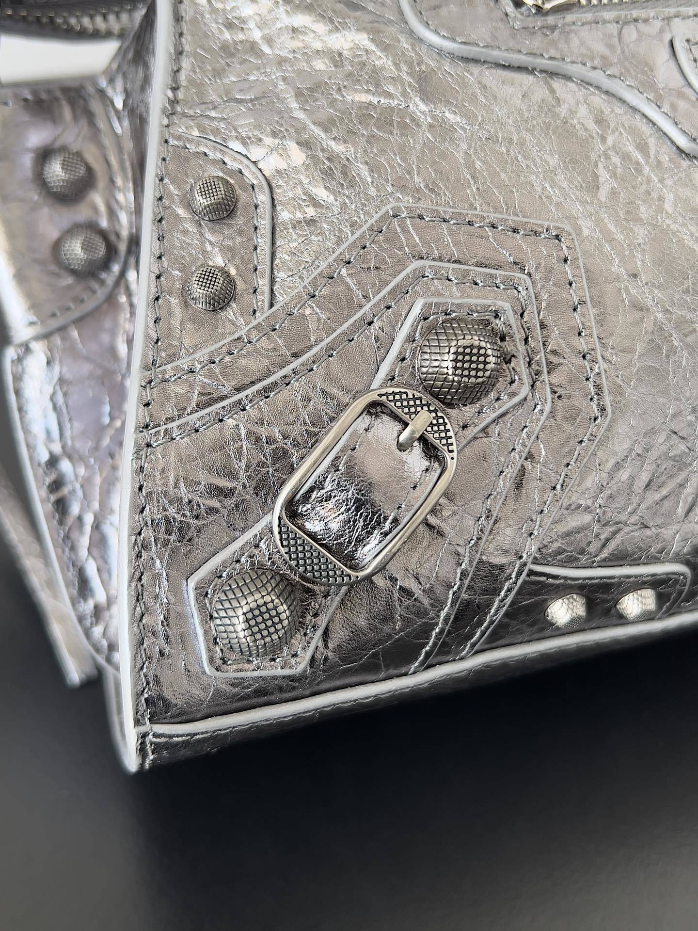 Balenciaga Neo Cagole City Metallic Silver Agneau Arena Bag