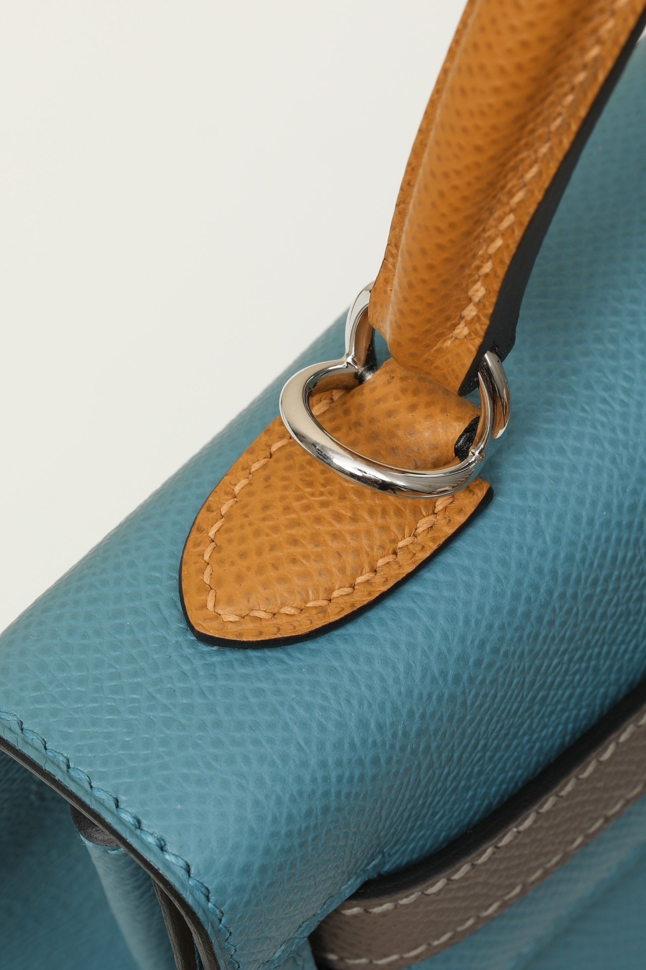 Hermès Kelly Classic Structured Luxury Bag