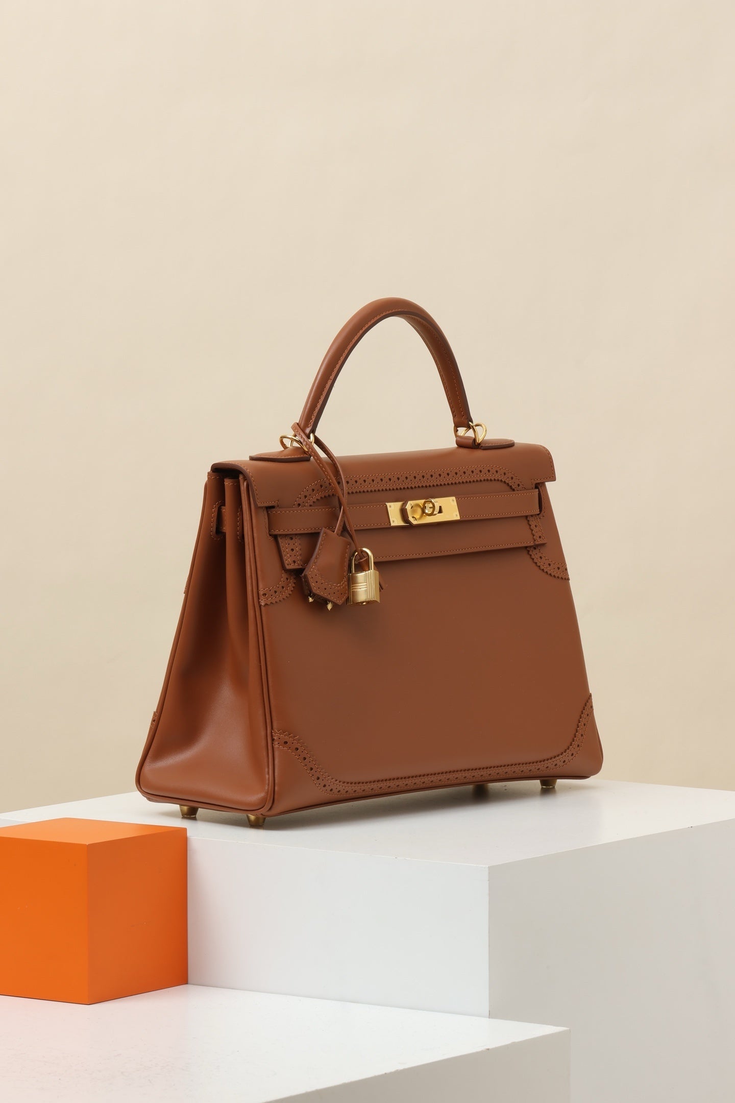 Hermès Kelly 32 Ghillies Fauve Leather Handbag