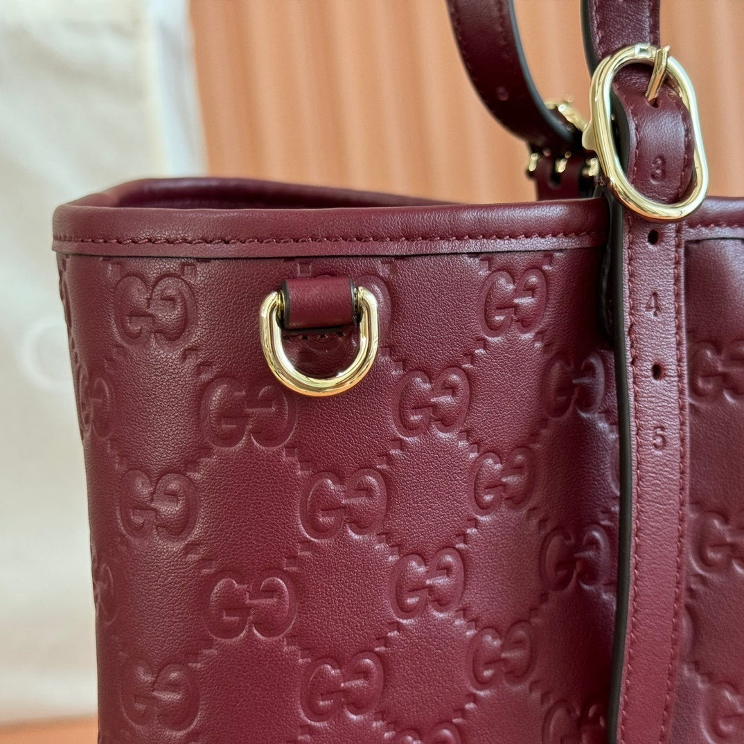 Gucci GG Emblem Large Tote Bag in Rosso Ancora Red