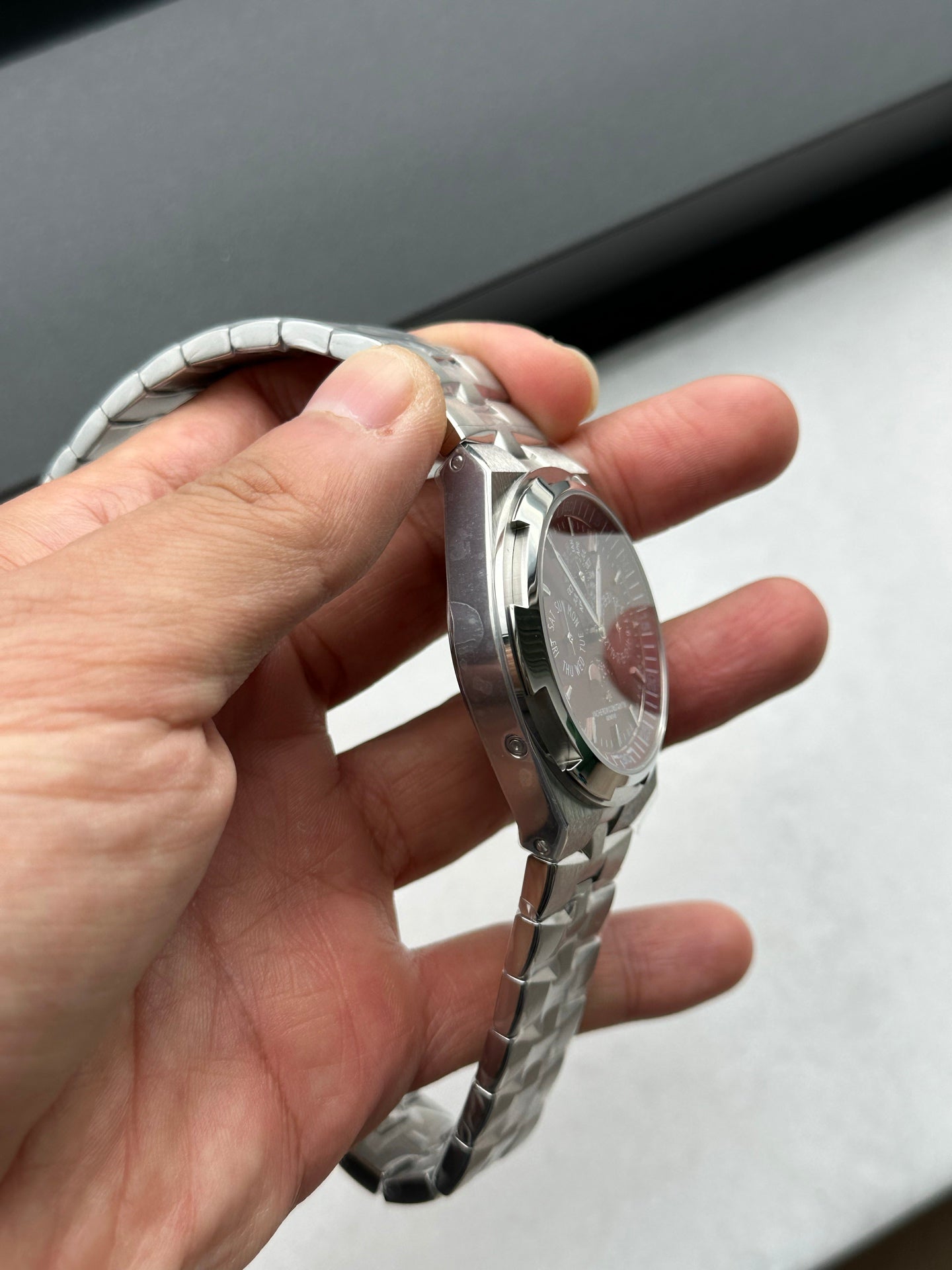 Vacheron Constantin Overseas Perpetual Calendar Ultra-Thin White Gold Watch