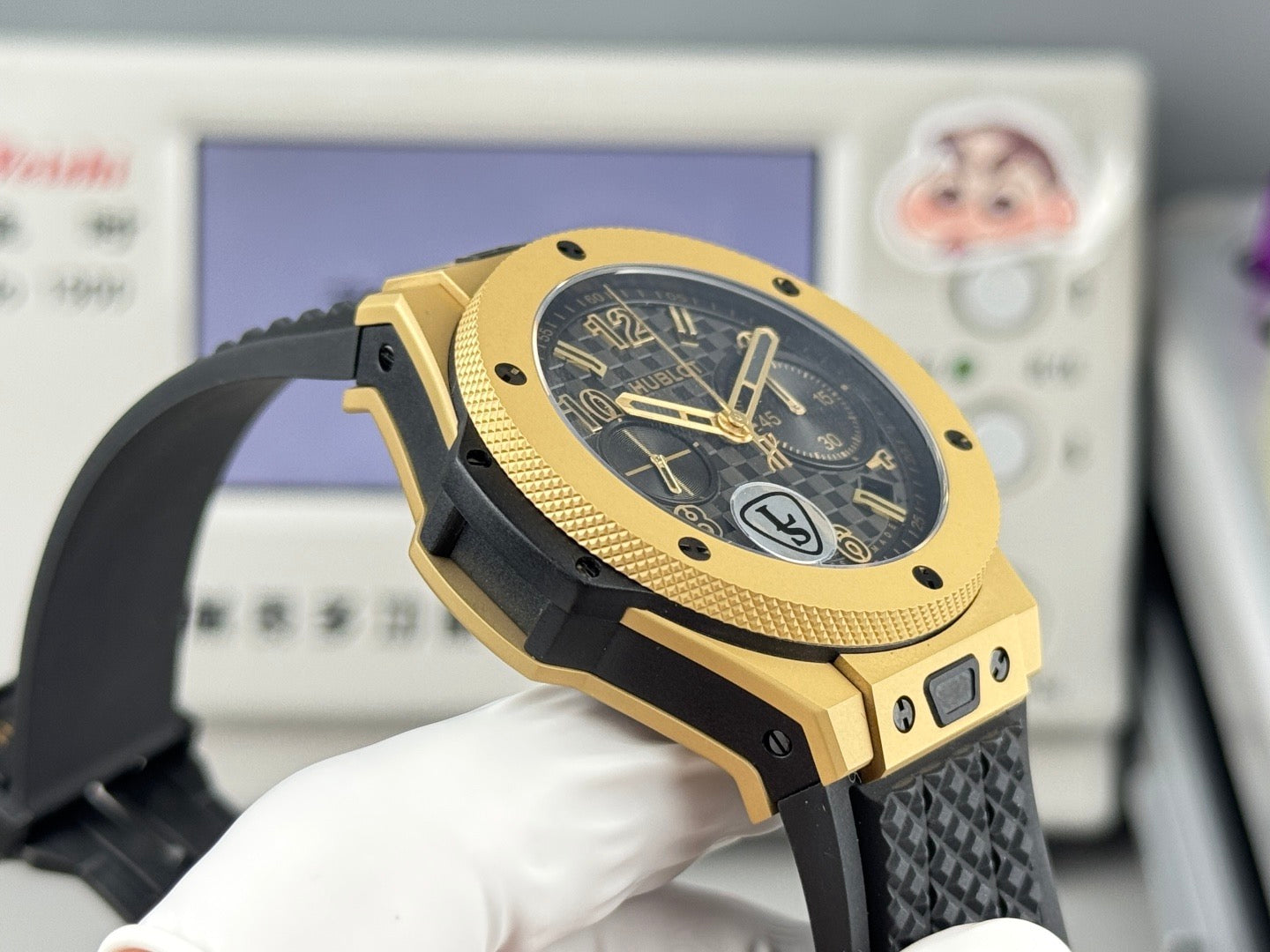 Hublot Big Bang 20th Anniversary – Full Magic Gold, 43mm