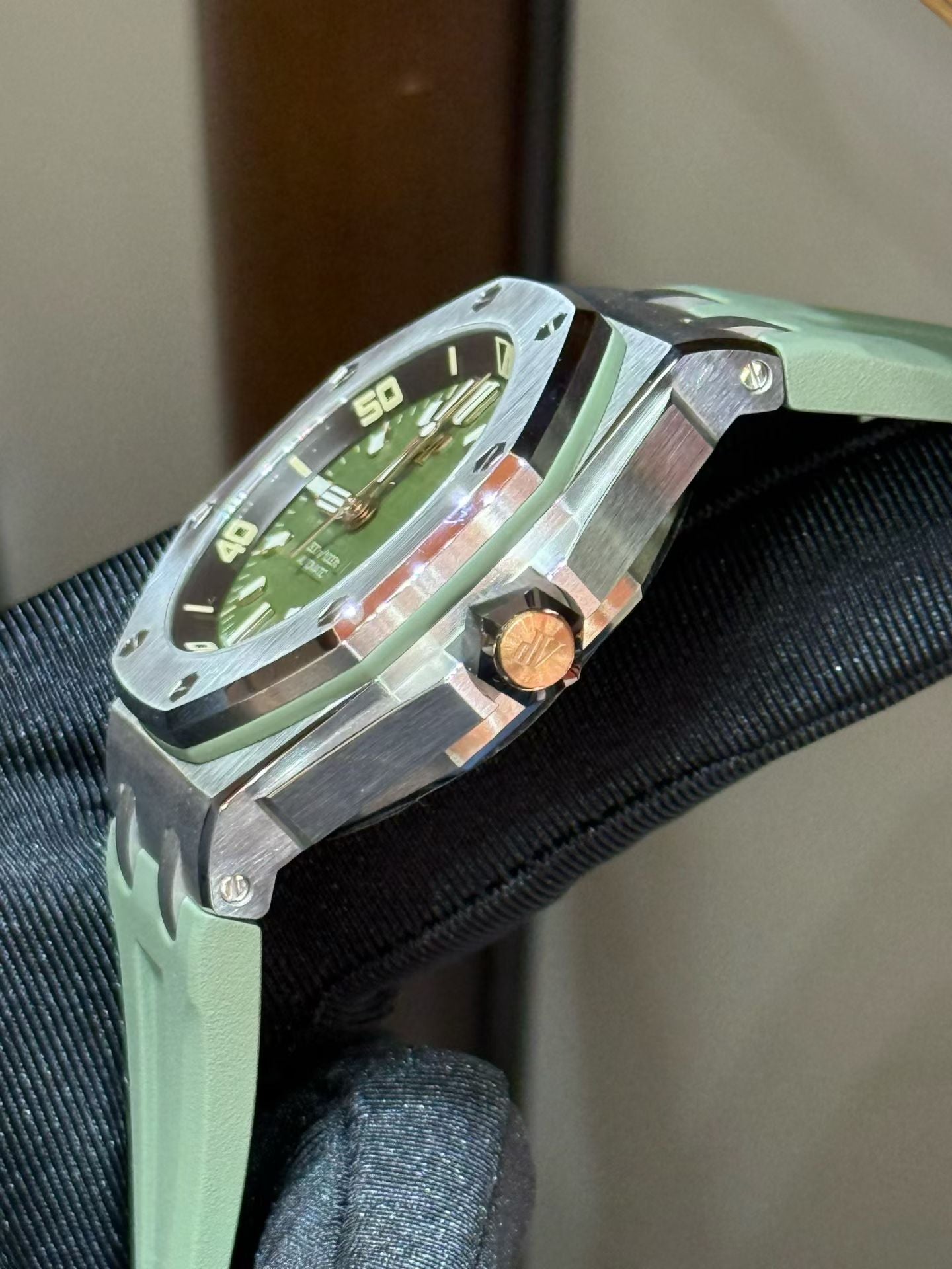 Audemars Piguet Royal Oak Offshore Diver 15720ST Khaki