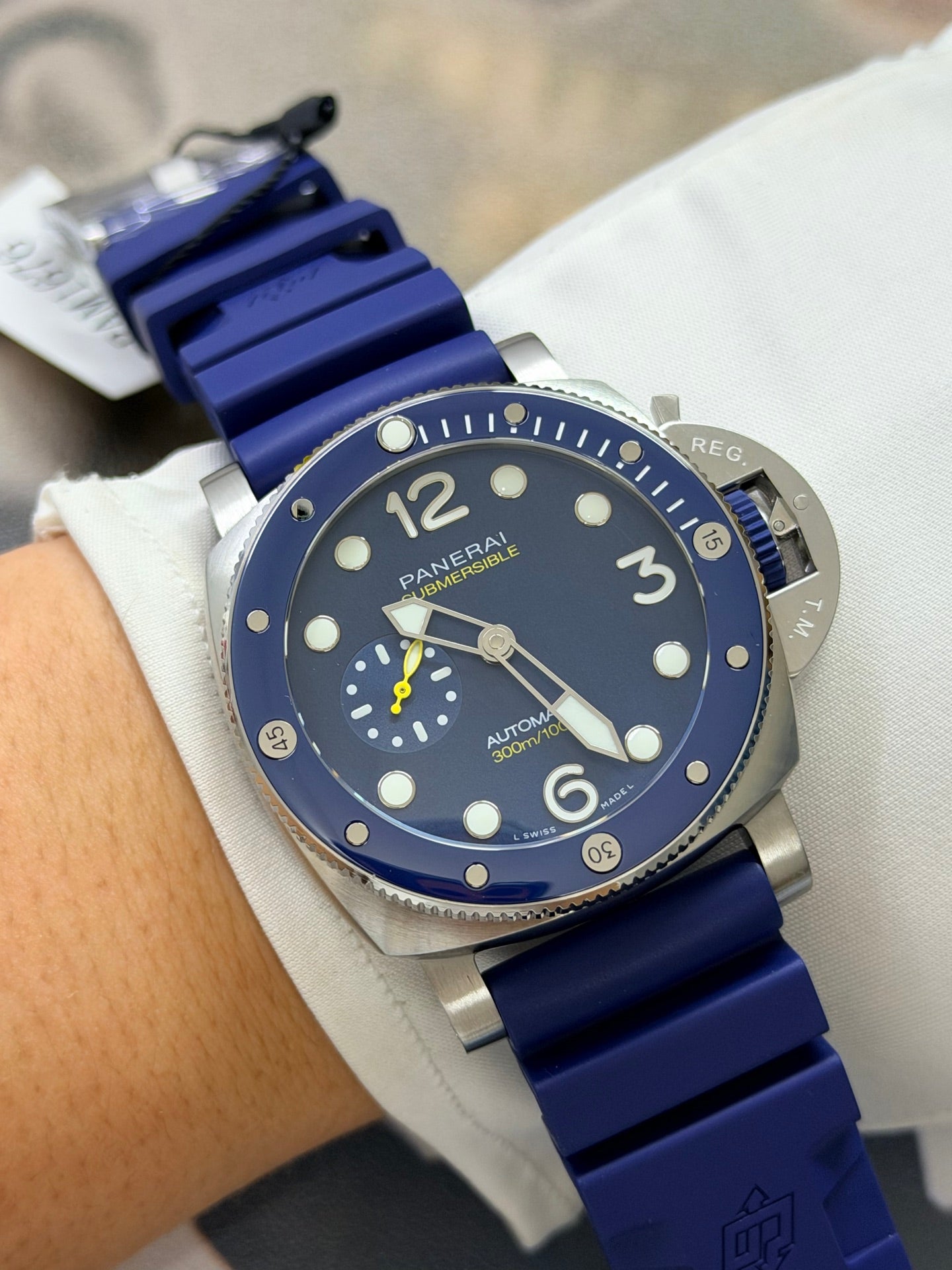 Panerai Submersible QuarantaQuattro Mike Horn Edition PAM01676 Blue Dial Watch