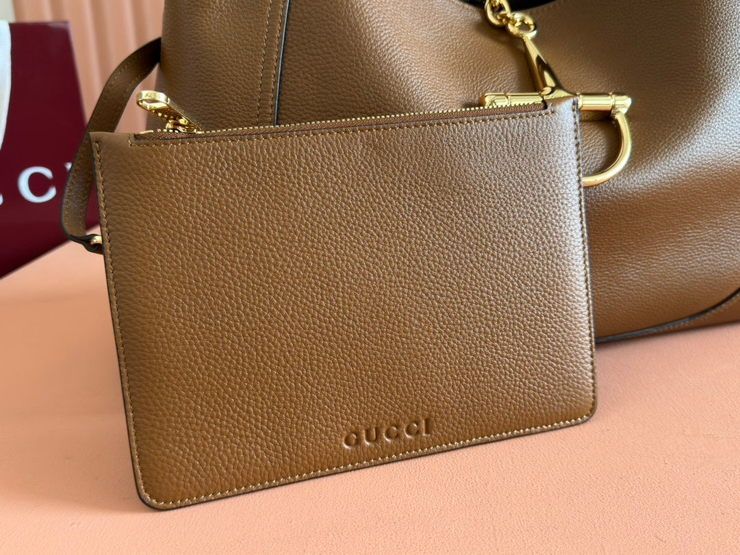 Gucci Softbit Maxi Shoulder Bag in Brown Grainy Leather