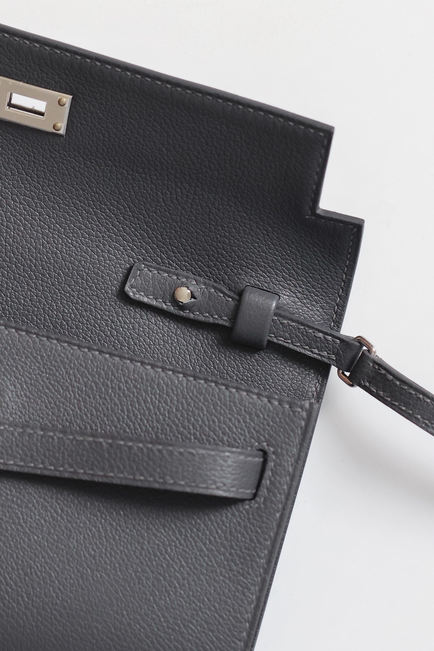 Hermès Kelly Classique To Go Black Leather Wallet