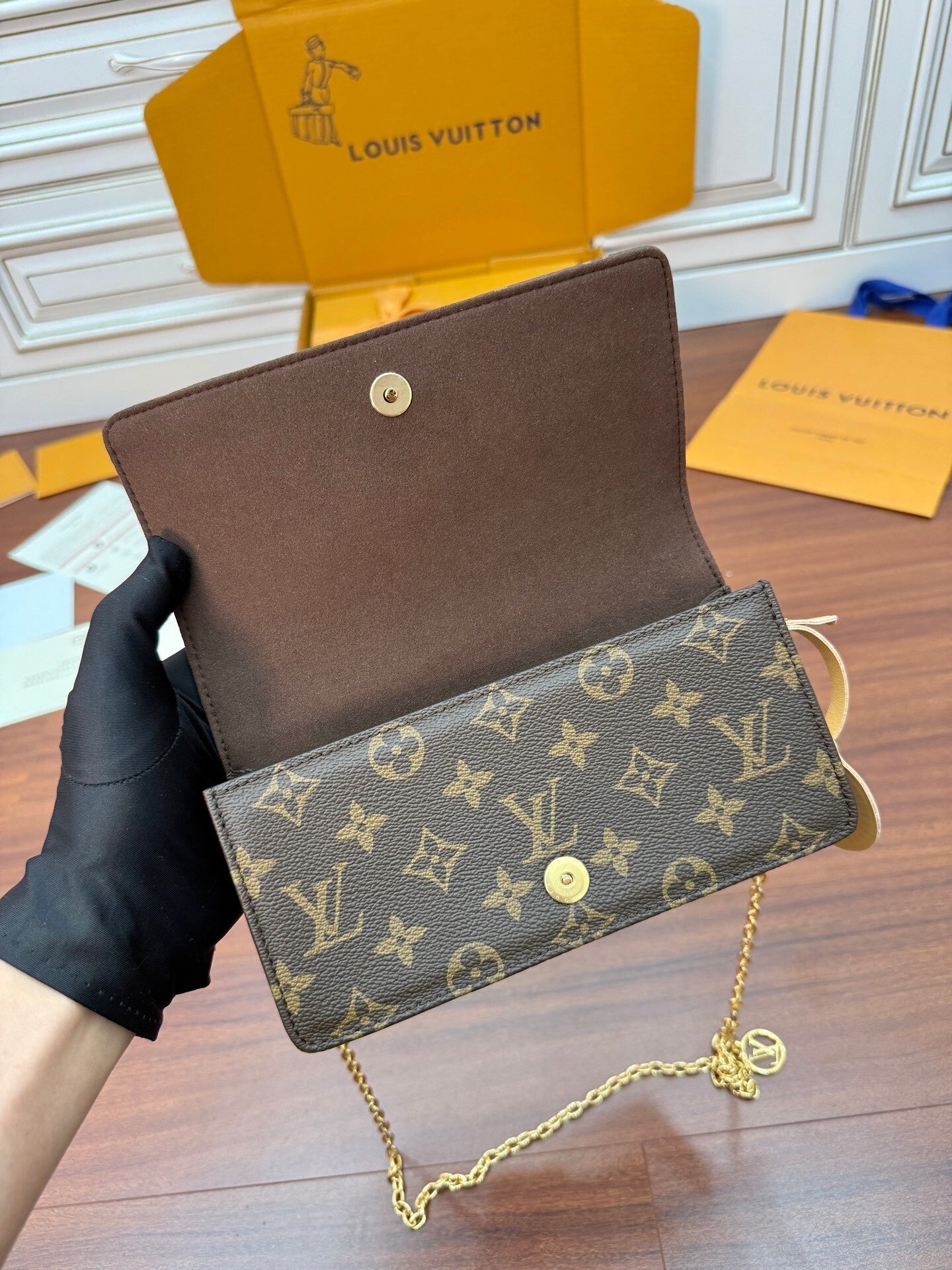 Louis Vuitton Wallet on Chain Lily – Monogram Canvas