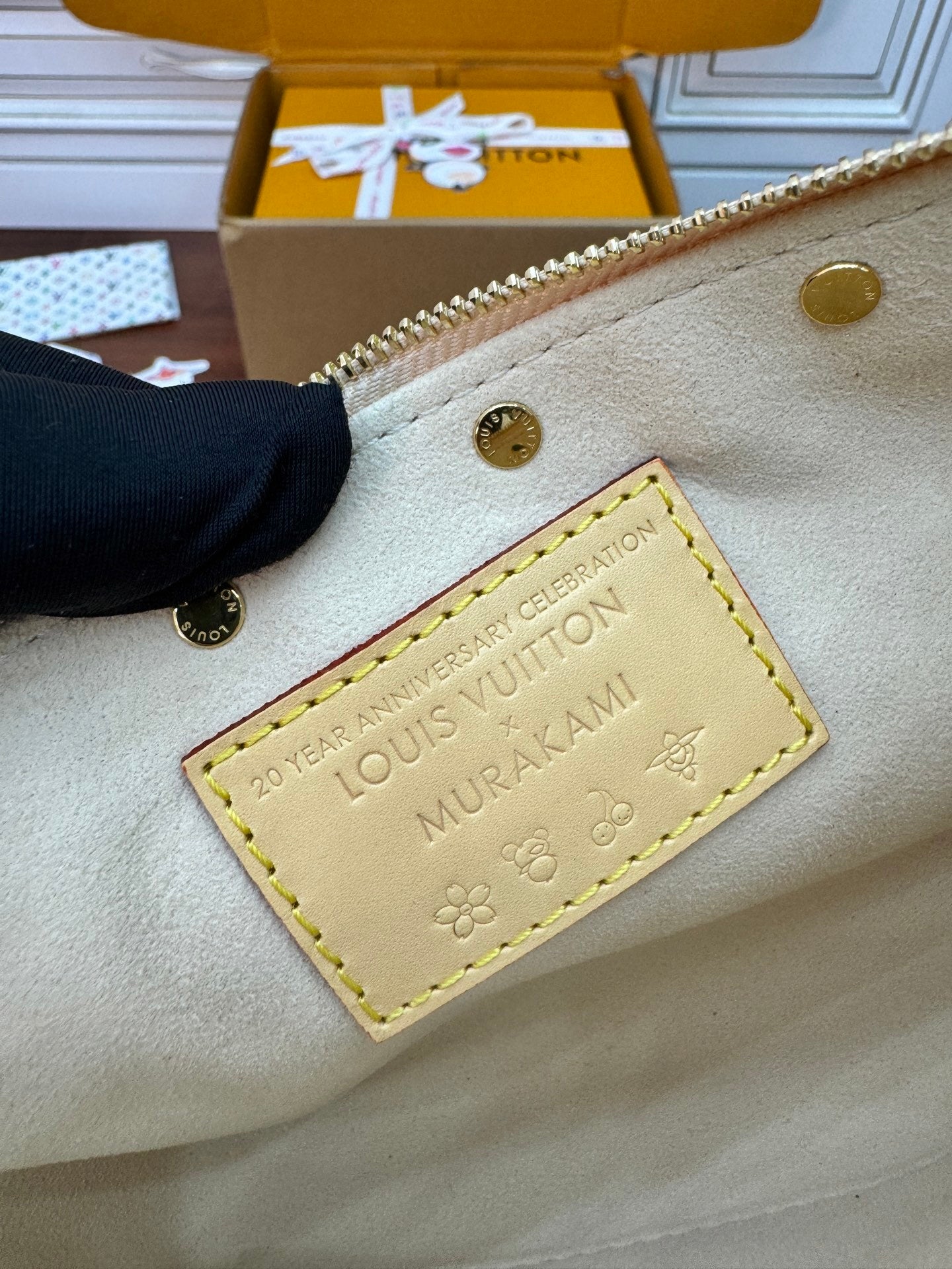 Louis Vuitton x Takashi Murakami Pochette Accessoires – White Multicolore Canvas