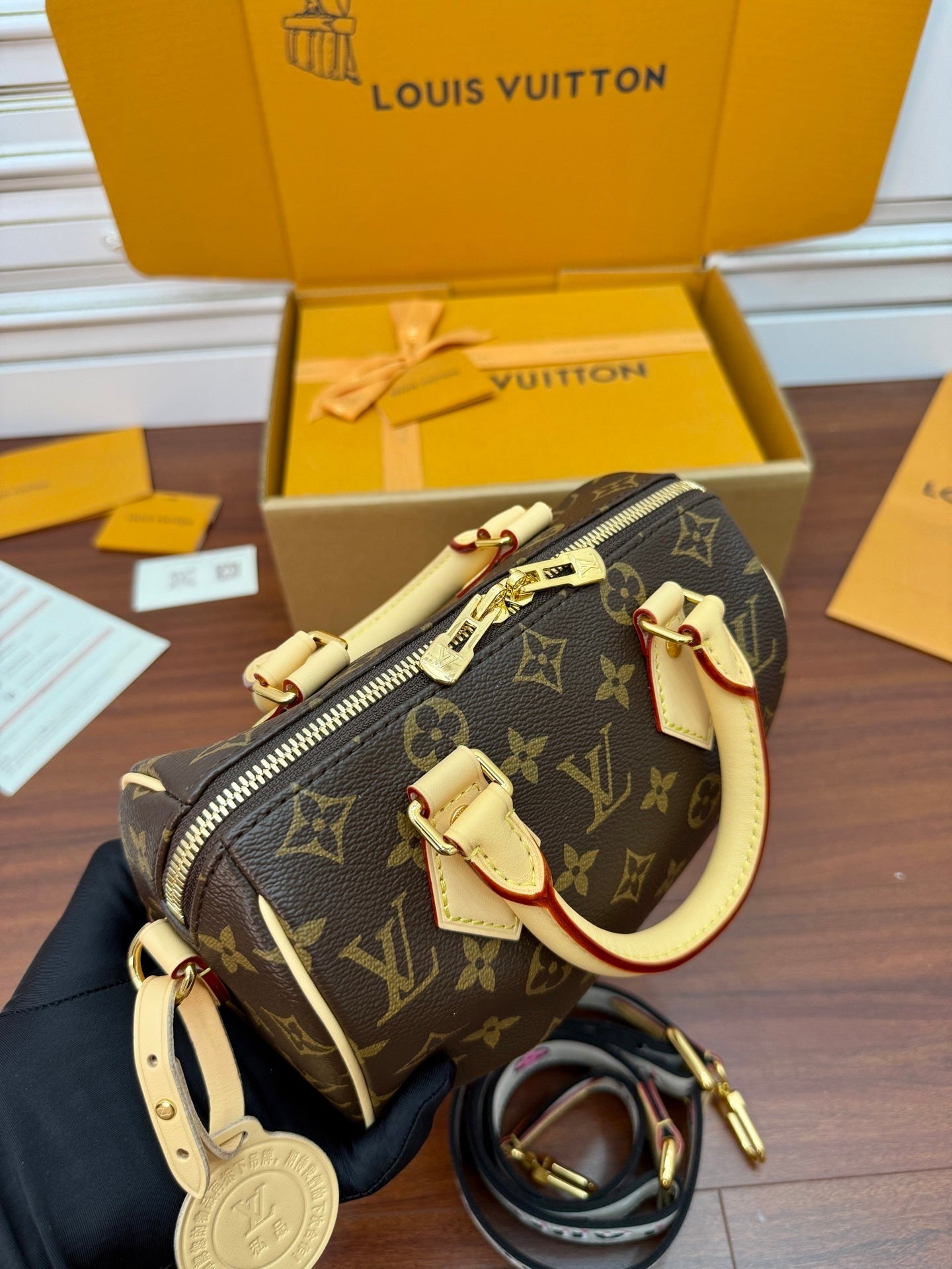 Louis Vuitton Speedy Bandoulière 20 Handbag