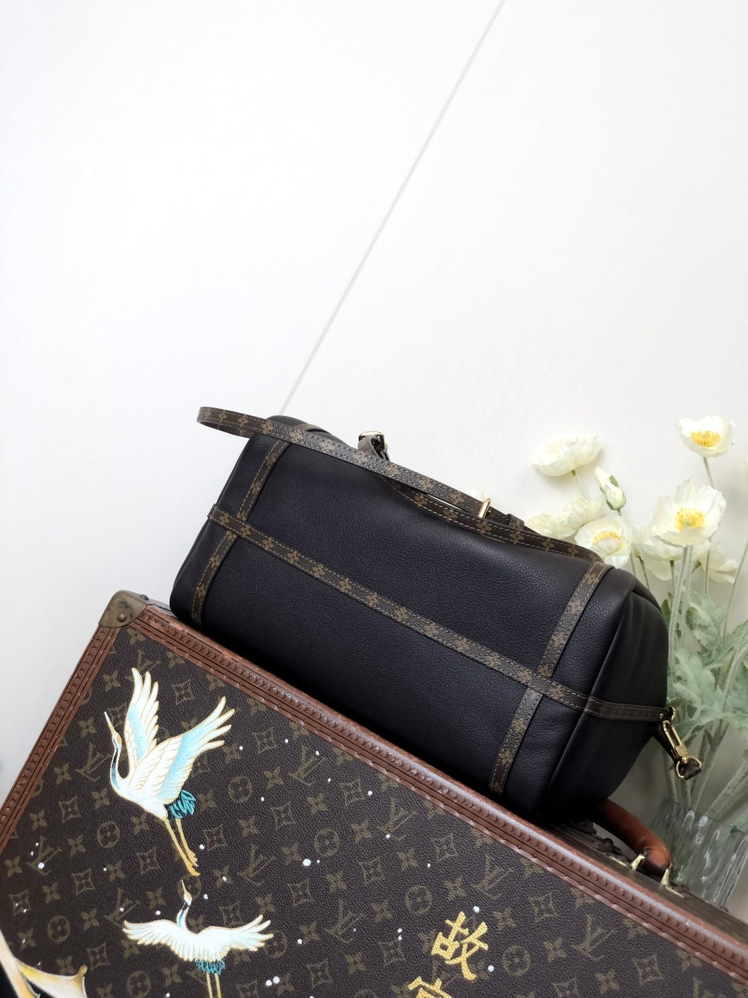 Louis Vuitton Express MM Handbag – Fashion Leather