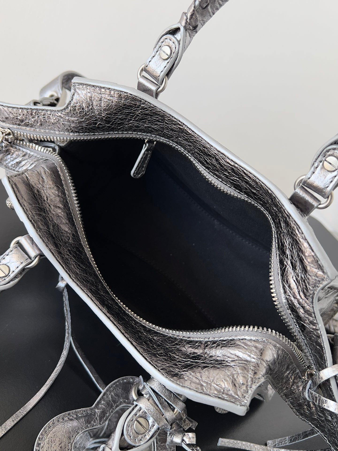 Balenciaga Neo Cagole City Metallic Silver Agneau Arena Bag