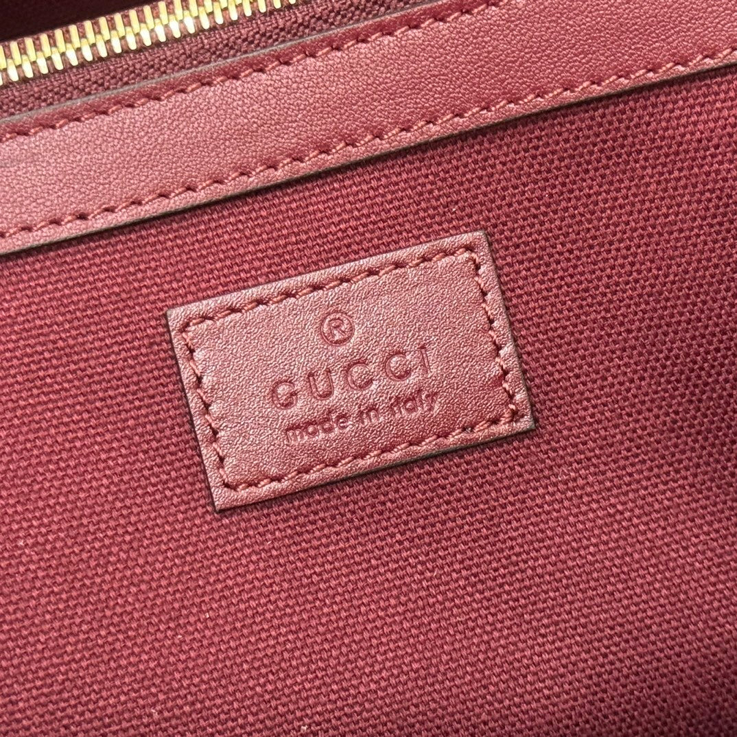Gucci GG Emblem Large Tote Bag in Rosso Ancora Red