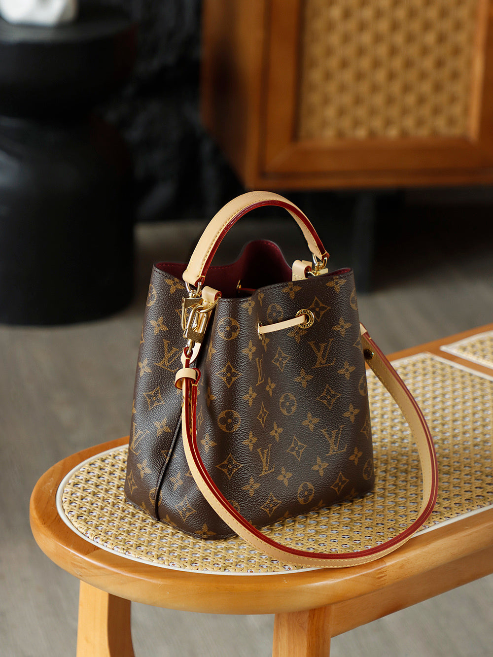 LOUIS VUITTON Néonoé BB