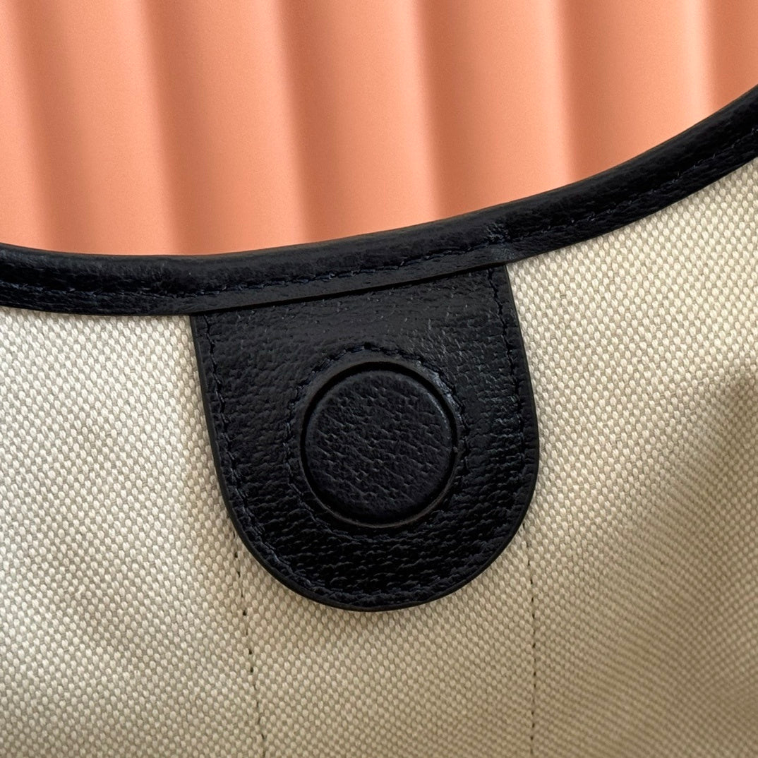 Gucci Giglio Large Tote Bag in Blue and White GG Denim with Web Trim