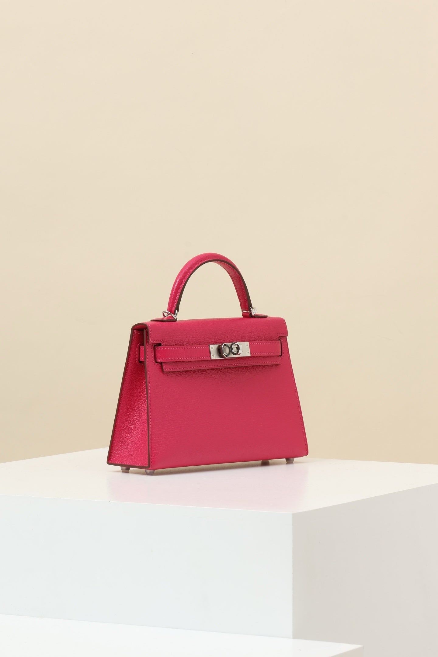 Hermès Kelly 25 Pink Togo Leather Bag
