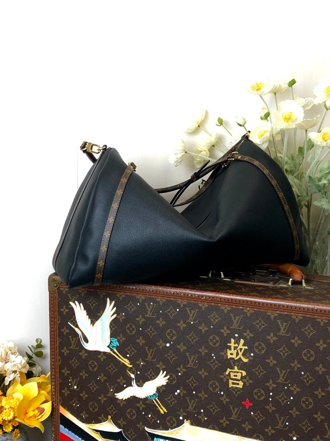 Louis Vuitton Express MM Bag – Black Calfskin Leather with Monogram Canvas Trim