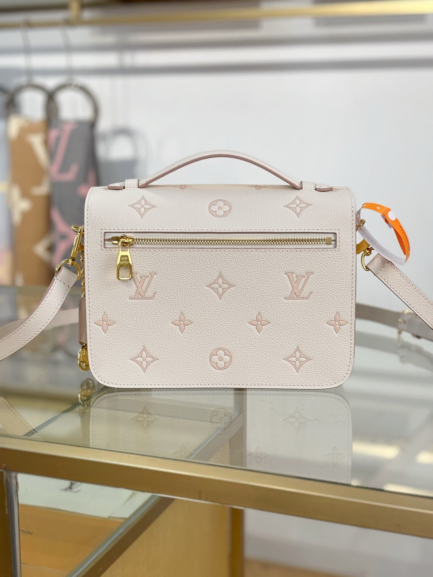 Louis Vuitton Pochette Métis MM Handbag
