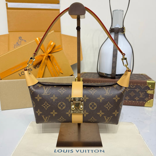 Louis Vuitton Pochette Mia Bag in Monogram Canvas