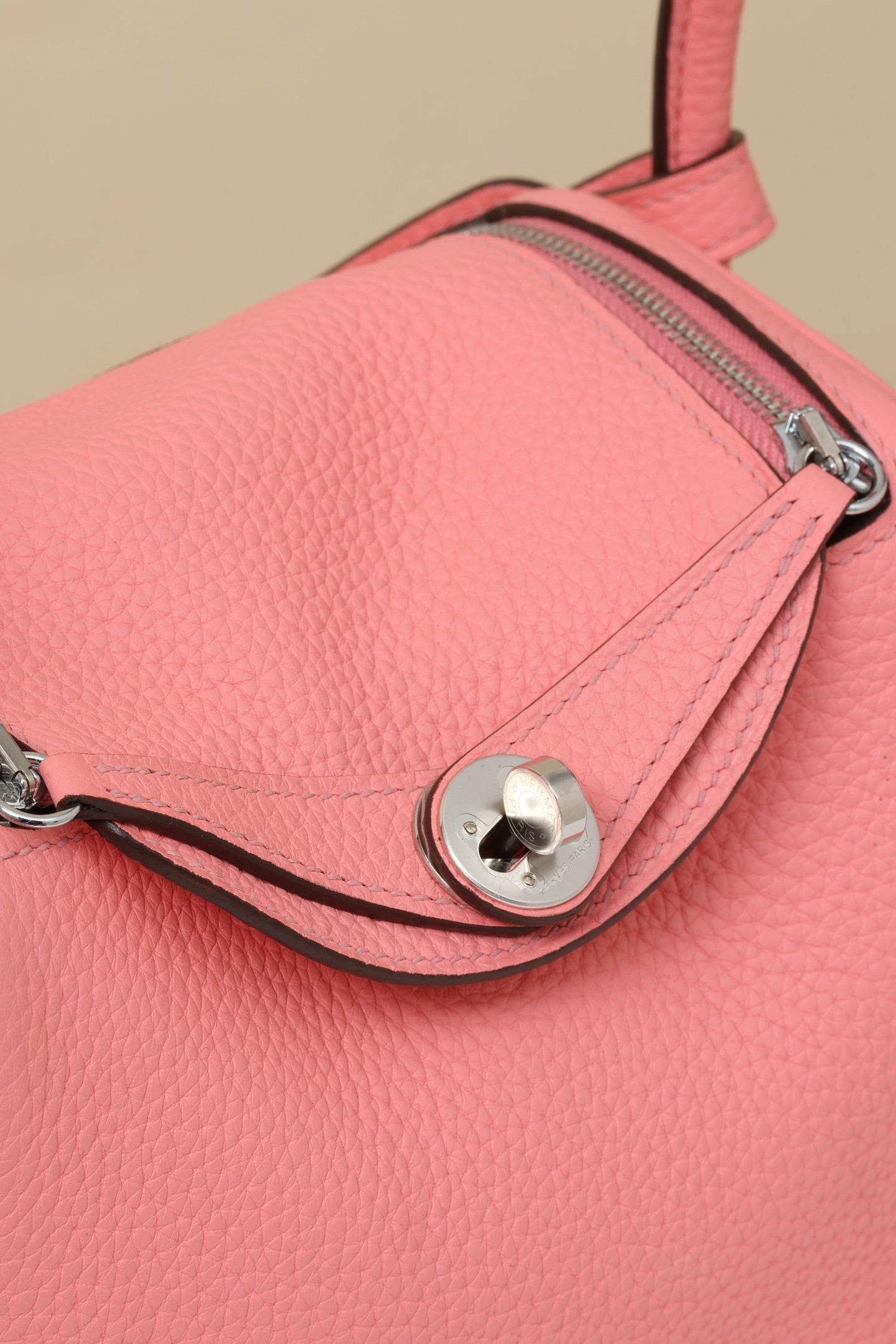 Hermès Lindy Bag – Elegant Luxury Designer Handbag