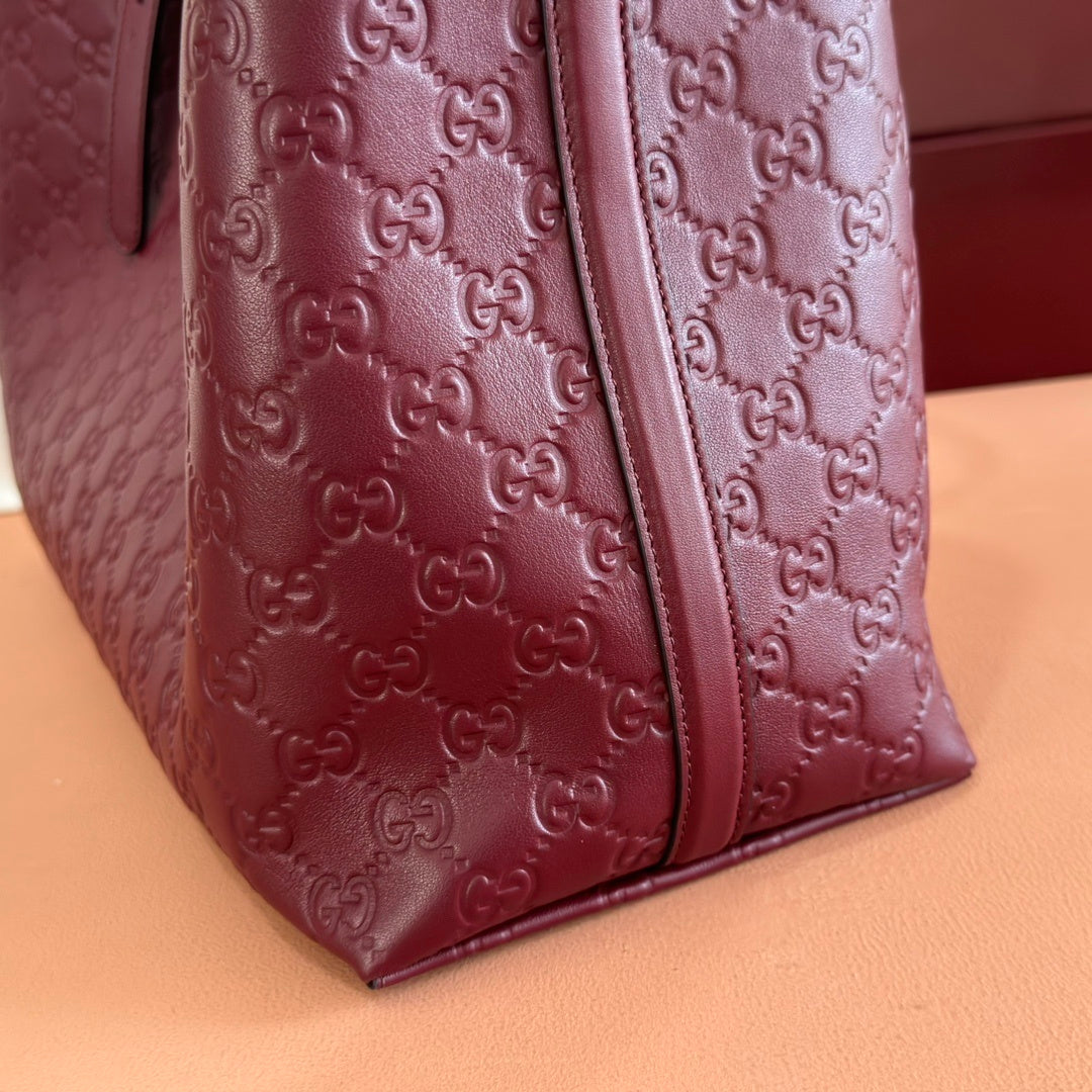 Gucci GG Emblem Large Tote Bag in Rosso Ancora Red