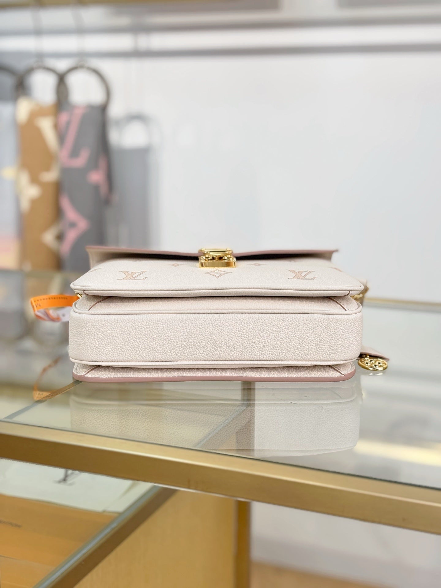 Louis Vuitton Pochette Métis MM Handbag