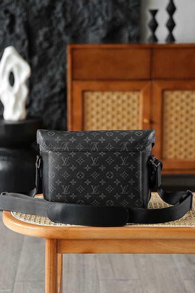 Louis Vuitton Messenger Voyage PM – Monogram Eclipse Canvas