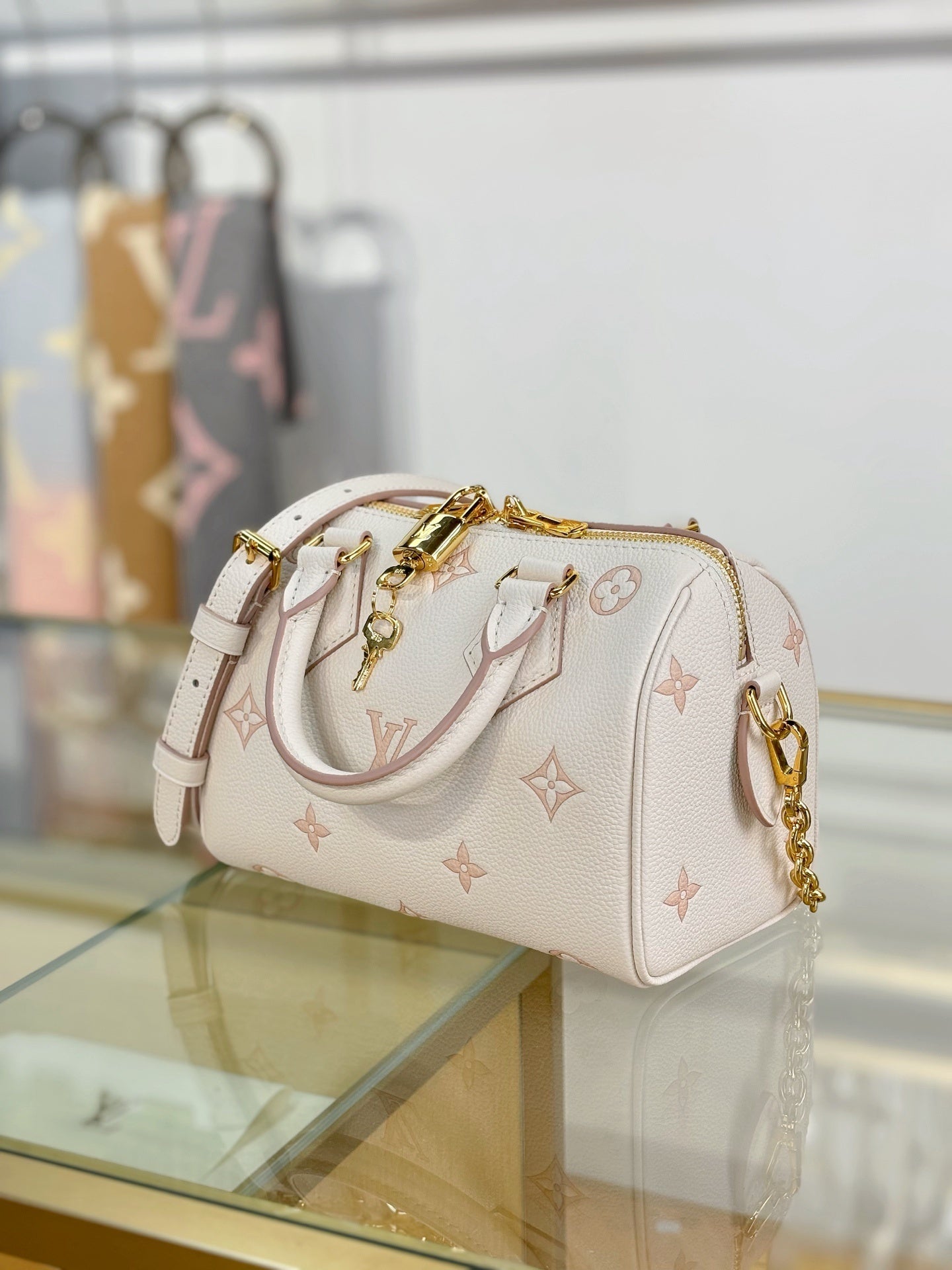 Louis Vuitton Speedy Bandoulière 20 Handbag