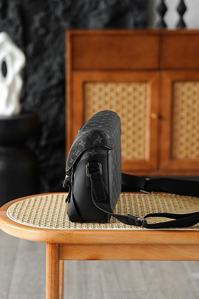 Louis Vuitton Messenger Voyage PM – Monogram Eclipse Canvas