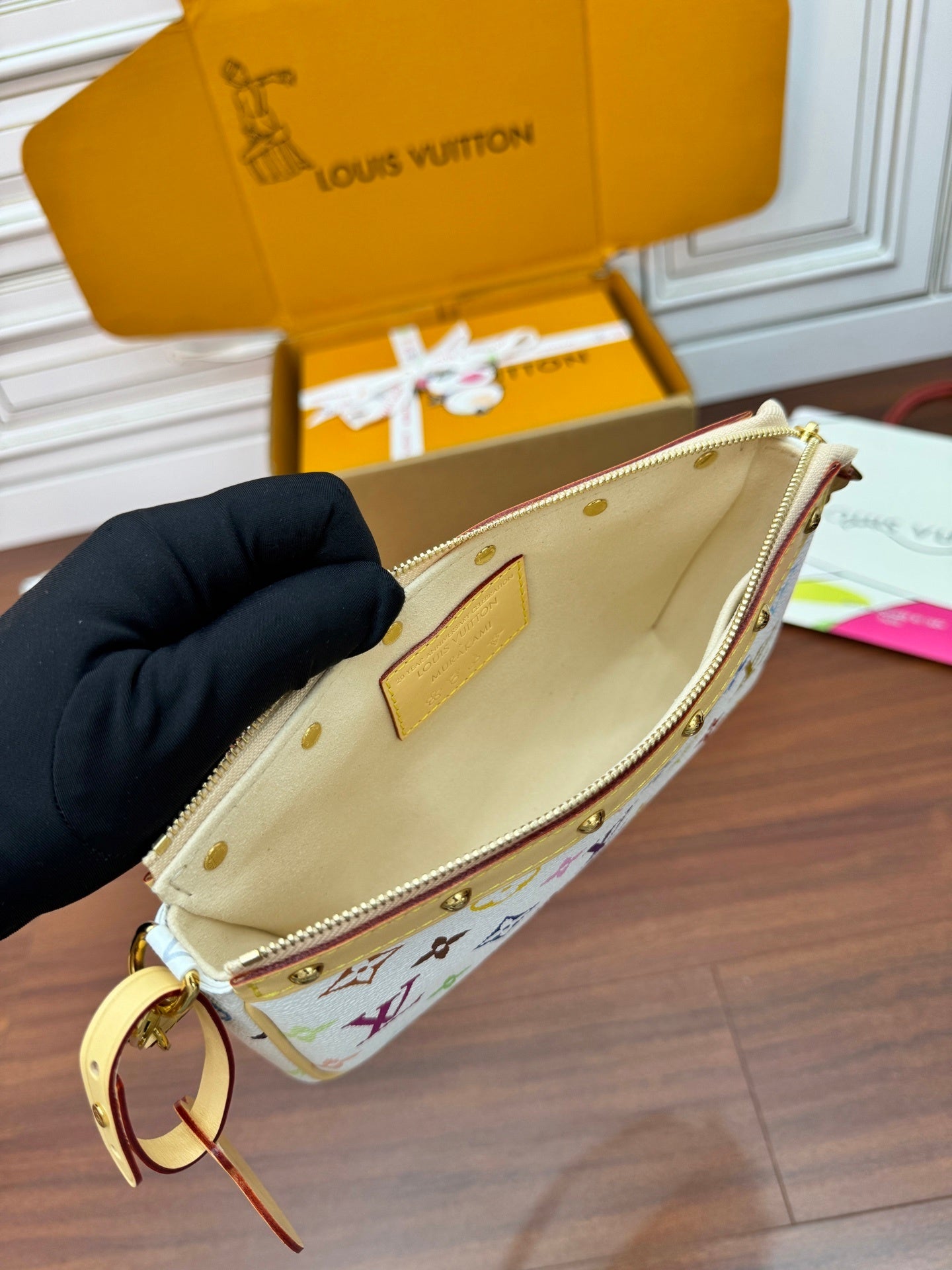 Louis Vuitton x Takashi Murakami Pochette Accessoires – White Multicolore Canvas