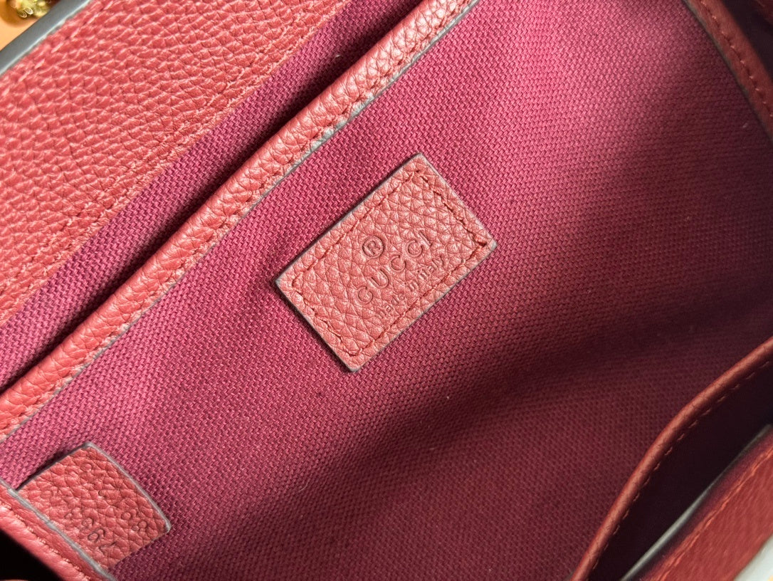 Gucci Small/Medium Tote Bag in Rosso Ancora Red or Bordeaux Grained Leather with Hook Closure