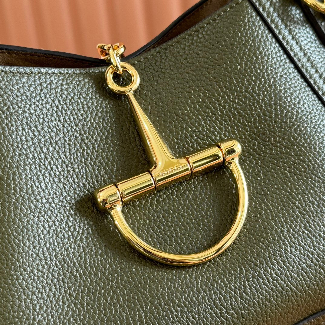 Gucci Large Softbit Leather Shoulder Bag in Green