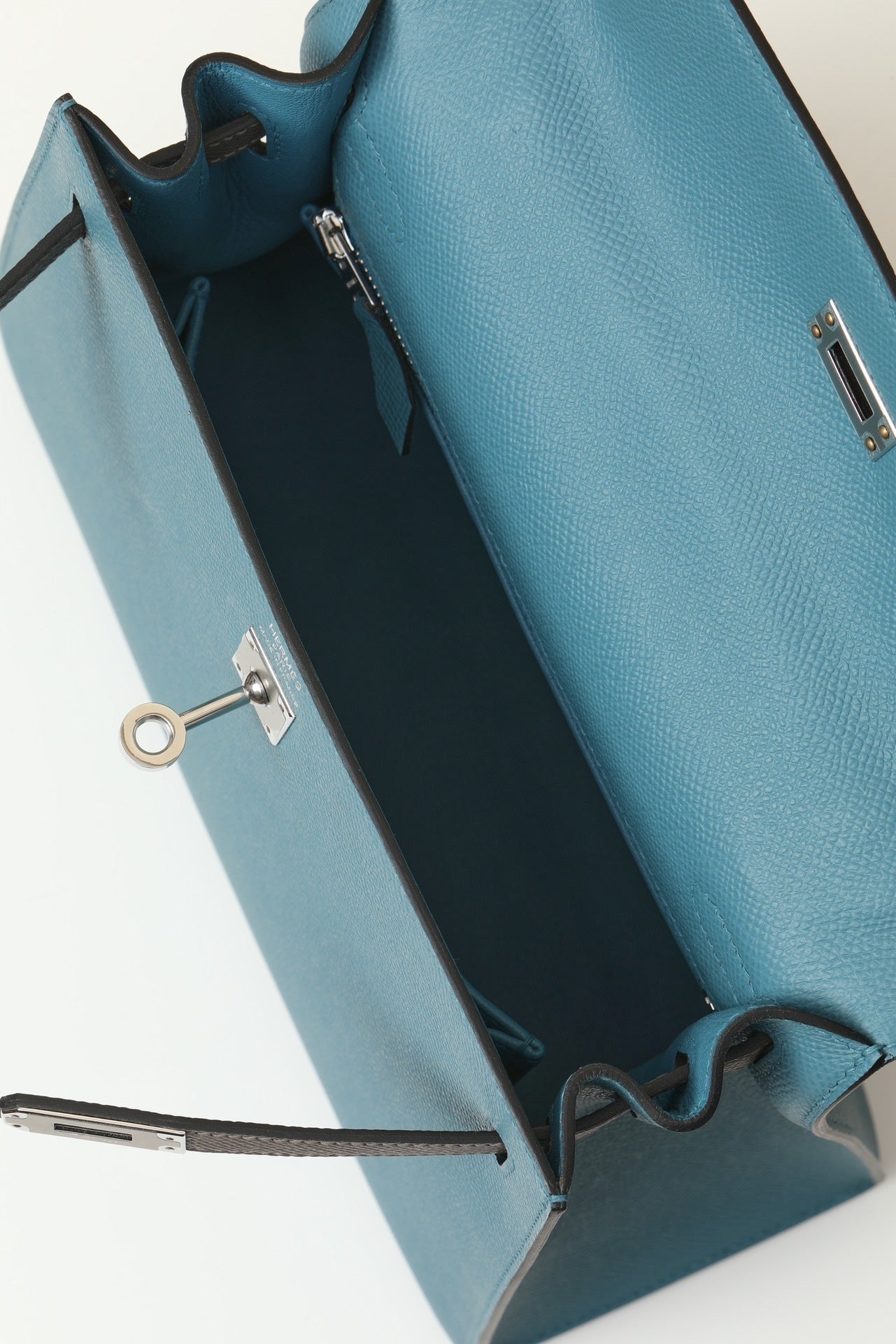 Hermès Kelly Classic Structured Luxury Bag