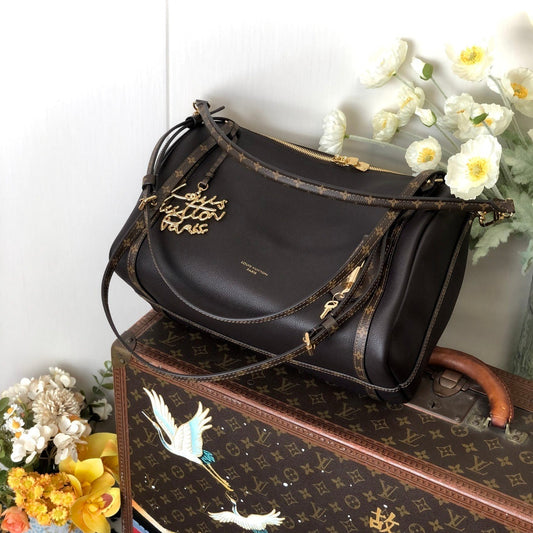 Louis Vuitton Express MM Handbag – Fashion Leather