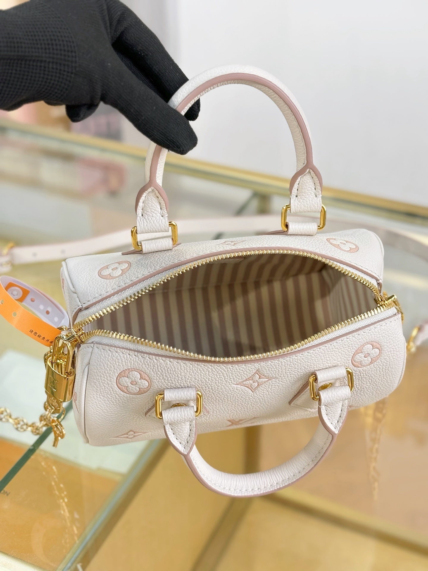 Louis Vuitton Speedy Bandoulière 20 Handbag