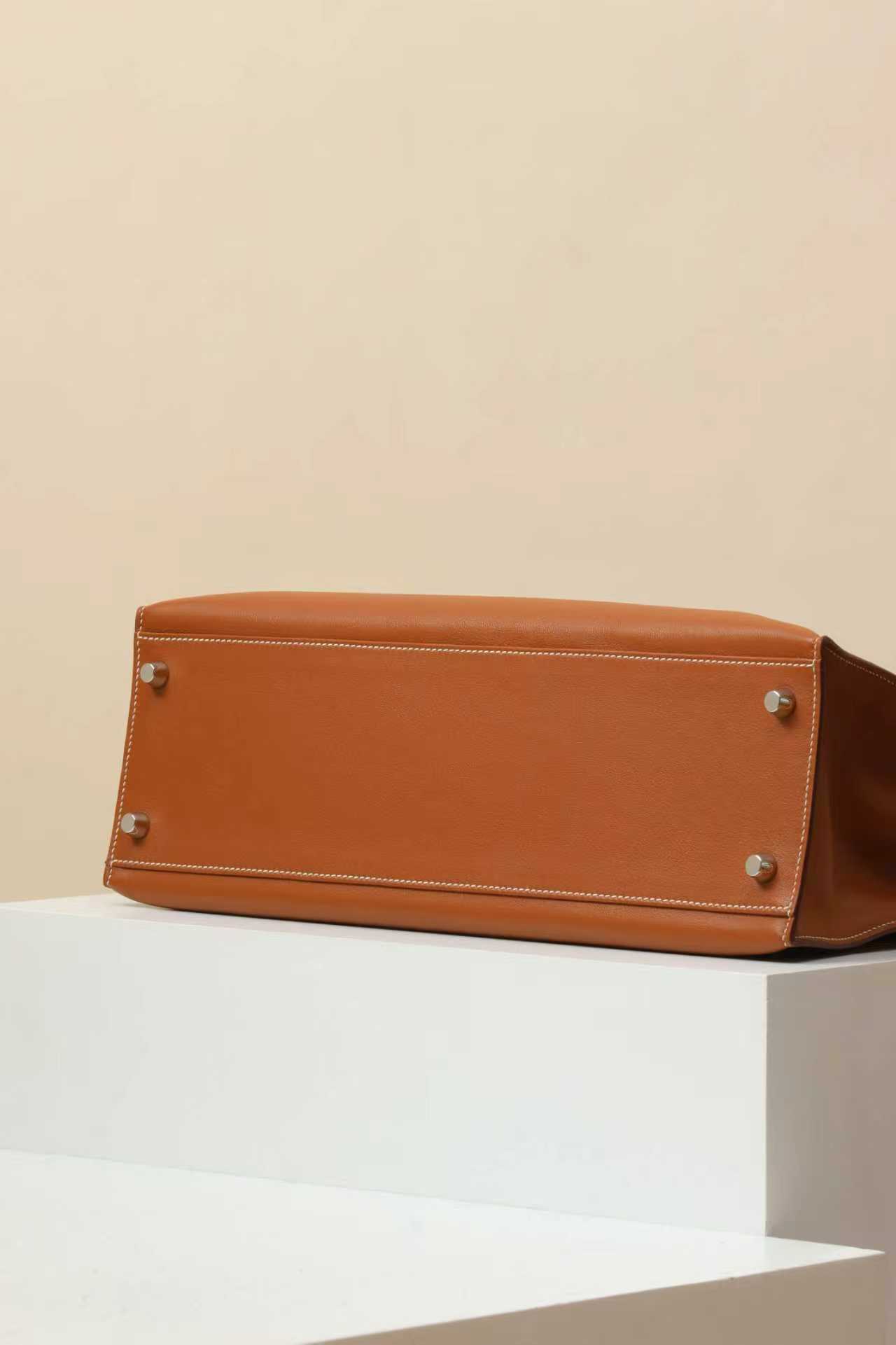 Hermès Kelly Flat Swift Leather Palladium Hardware