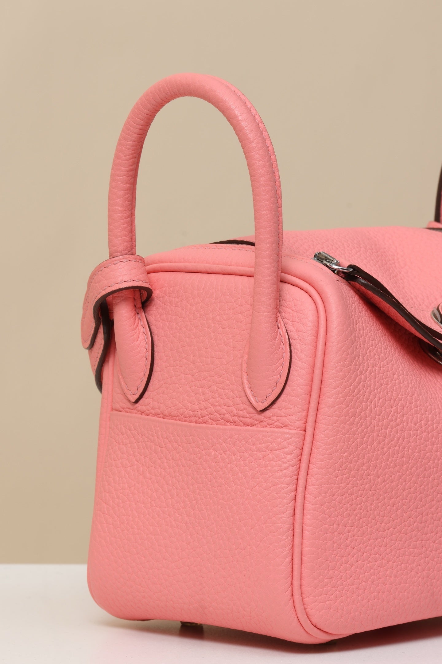 Hermès Lindy Bag – Elegant Luxury Designer Handbag
