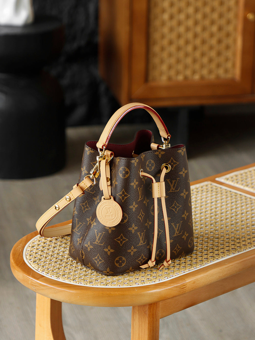 LOUIS VUITTON Néonoé BB