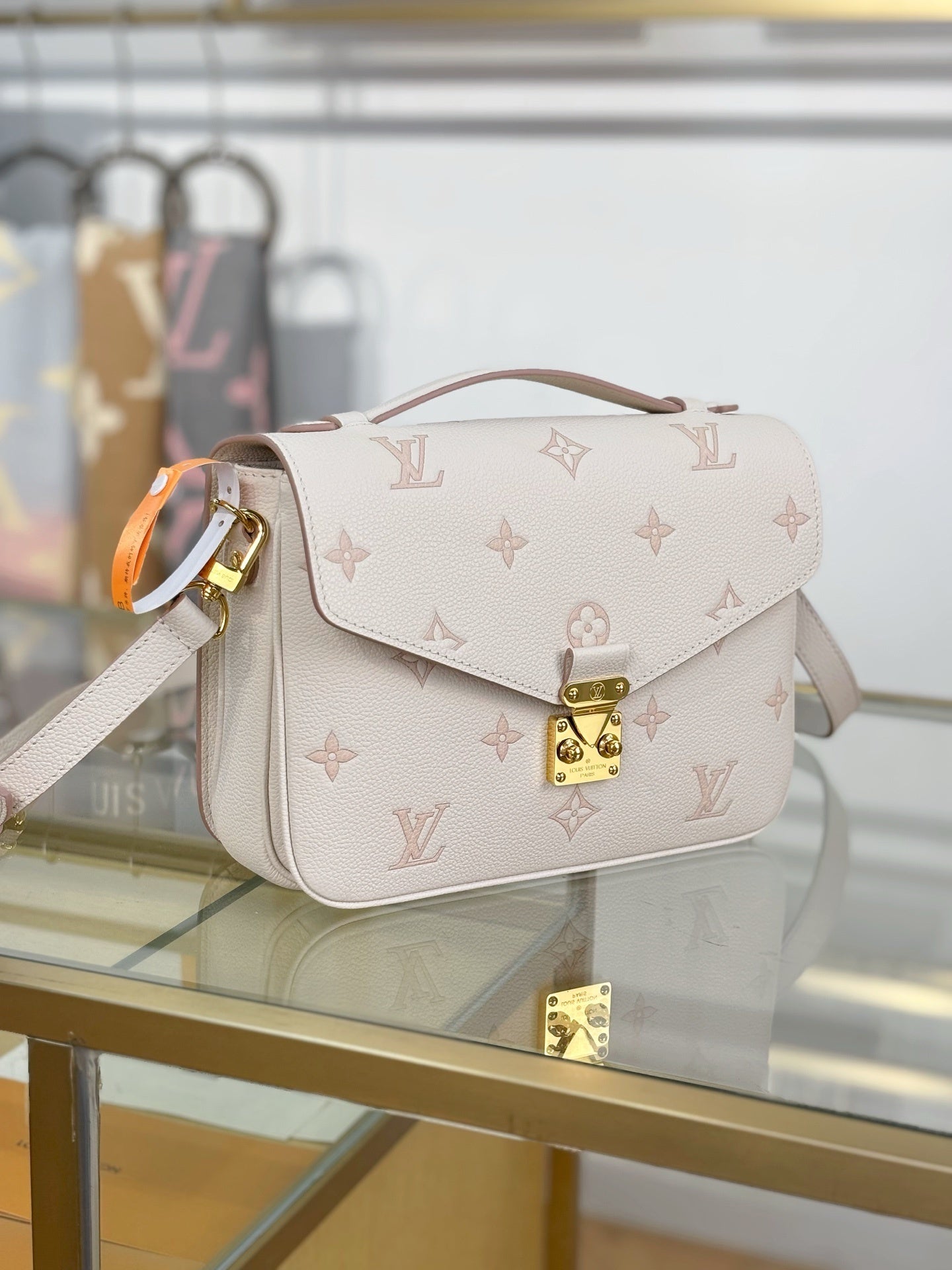 Louis Vuitton Pochette Métis MM Handbag