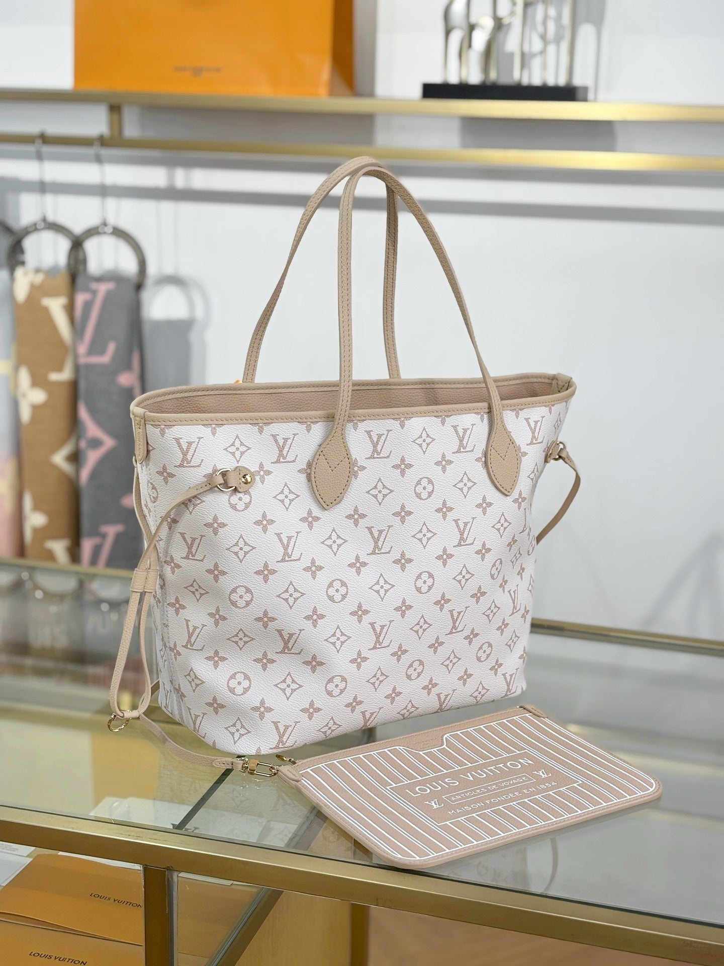 Louis Vuitton Neverfull MM Tote Bag – Monogram Canvas with Natural Cowhide Leather Trim