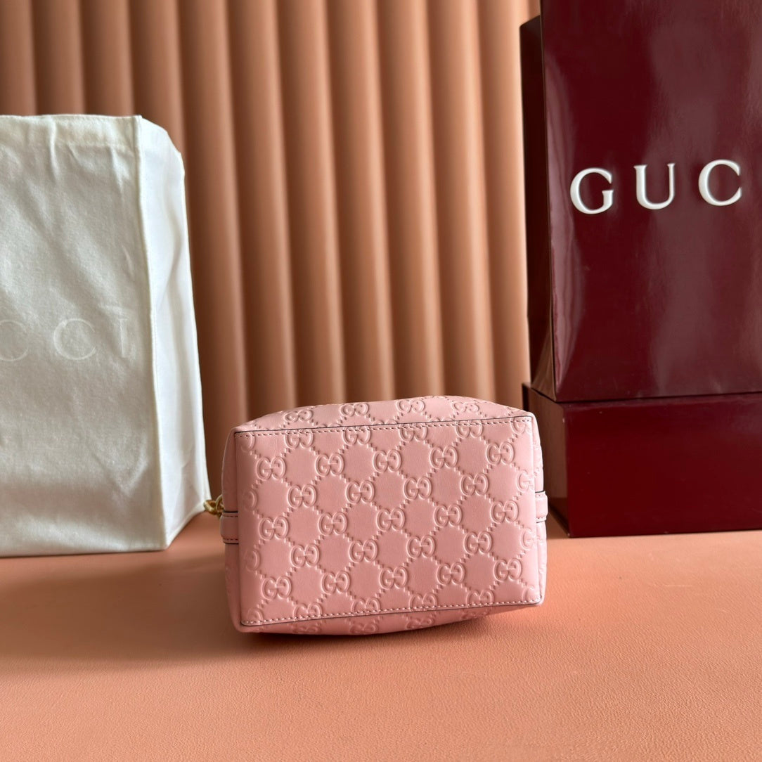 Gucci GG Emblem Small Bucket Bag in Pink Leather