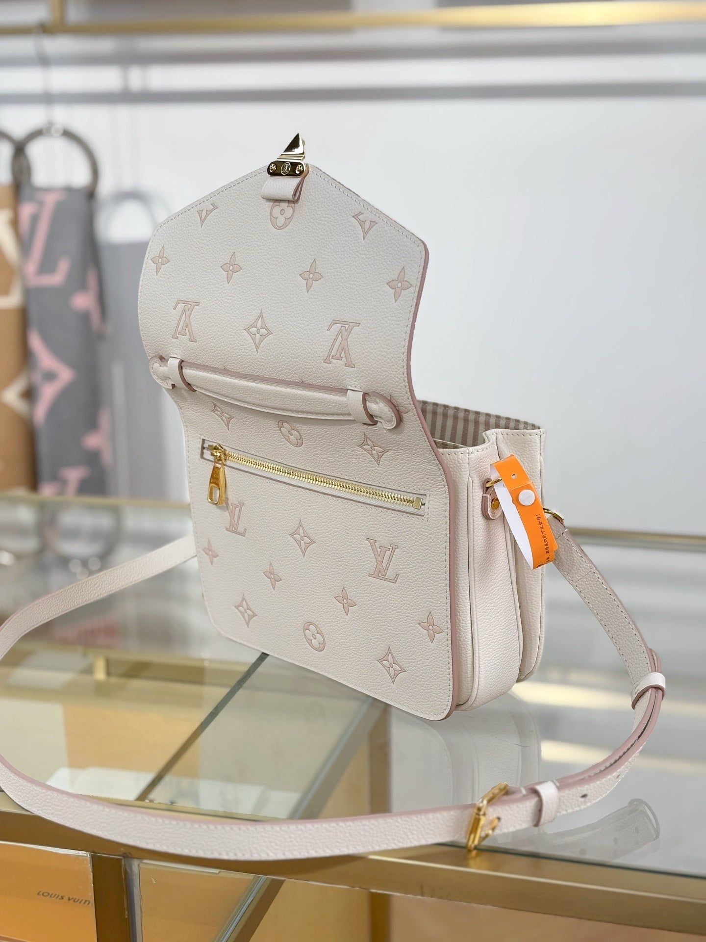 Louis Vuitton Pochette Métis MM Handbag