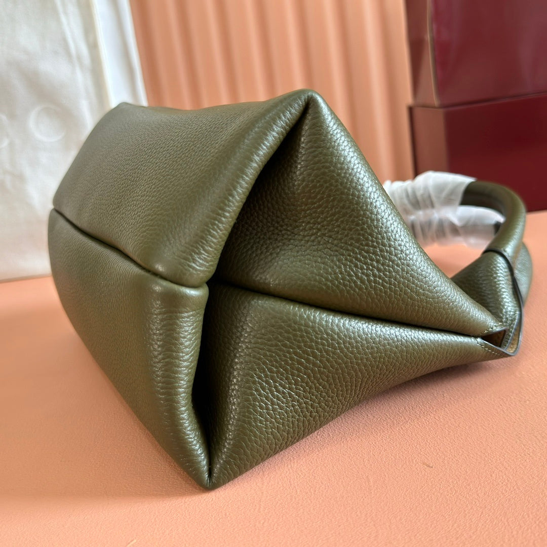 Gucci Large Softbit Leather Shoulder Bag in Green