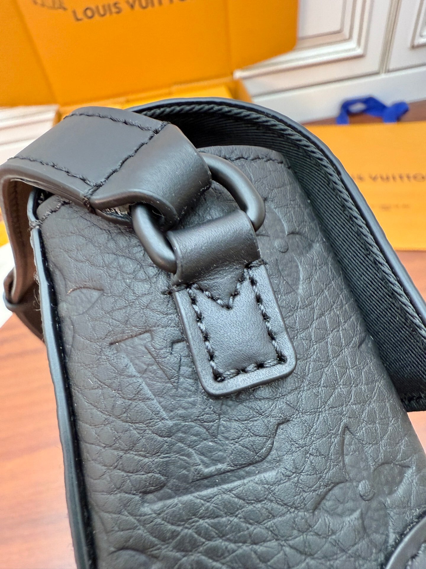 Louis Vuitton Steamer Wearable Wallet Black Taurillon Leather Luxury Wallet