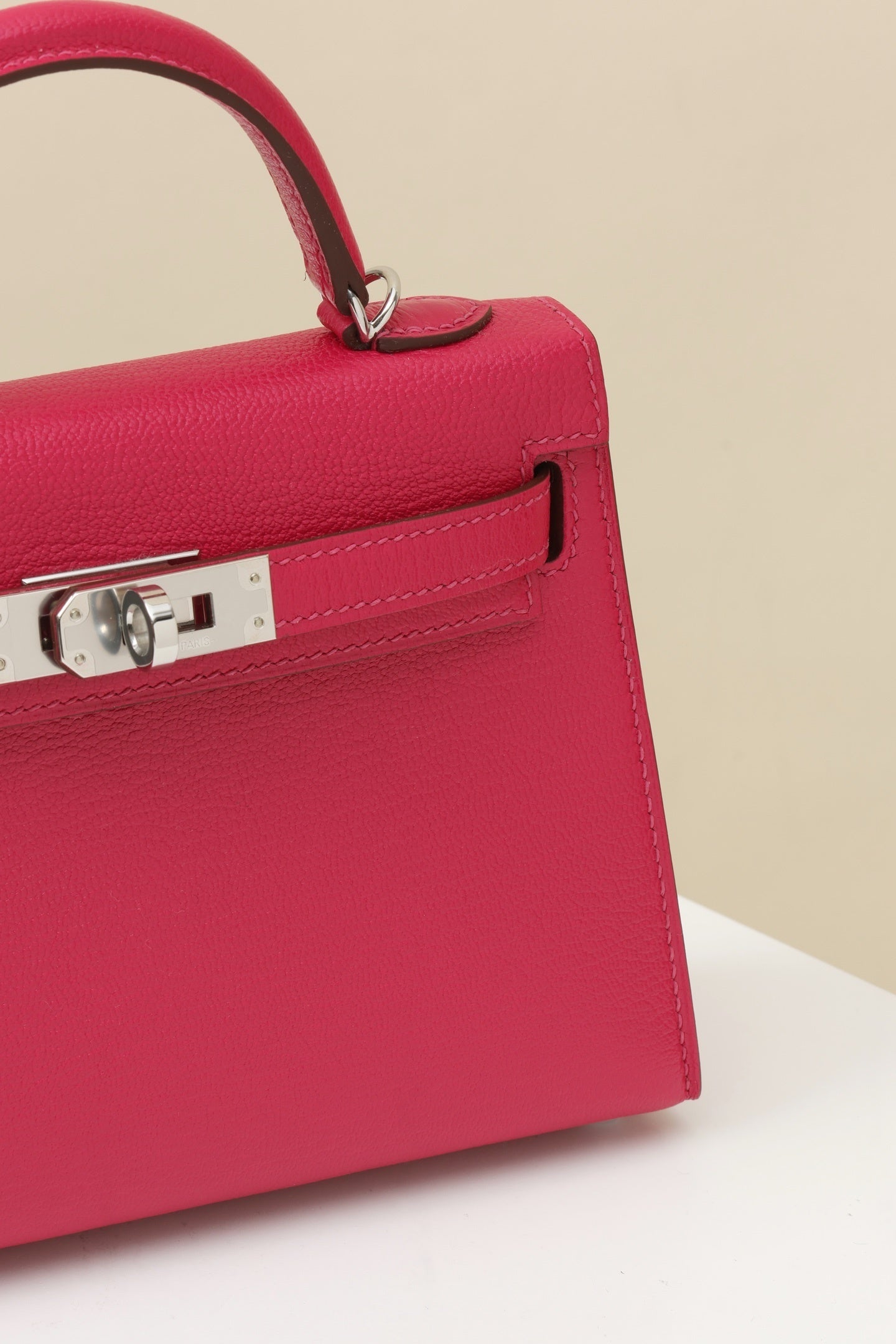 Hermès Kelly 25 Pink Togo Leather Bag