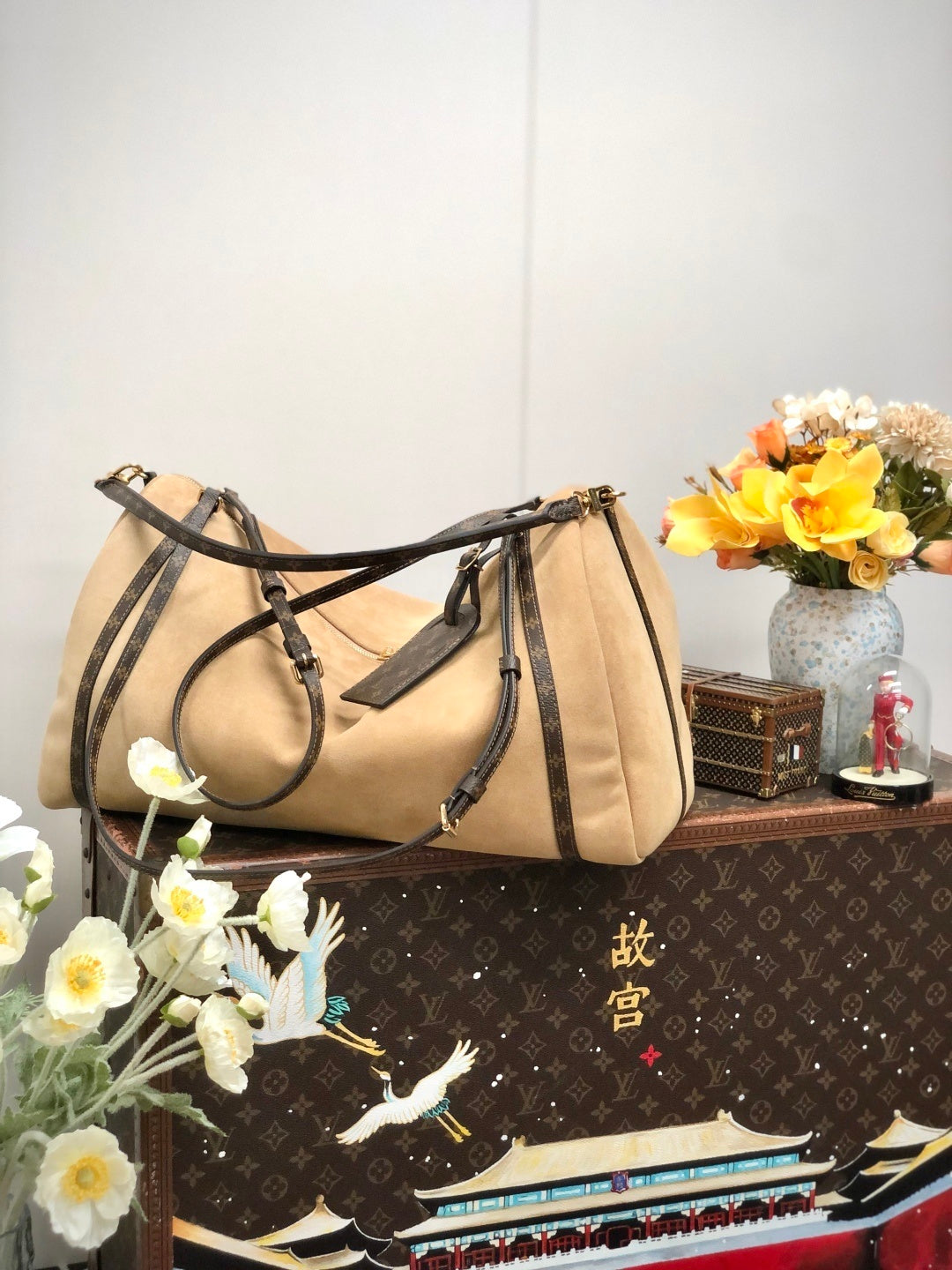 Louis Vuitton Express MM Bag in Calfskin Leather with Monogram Canvas Trim