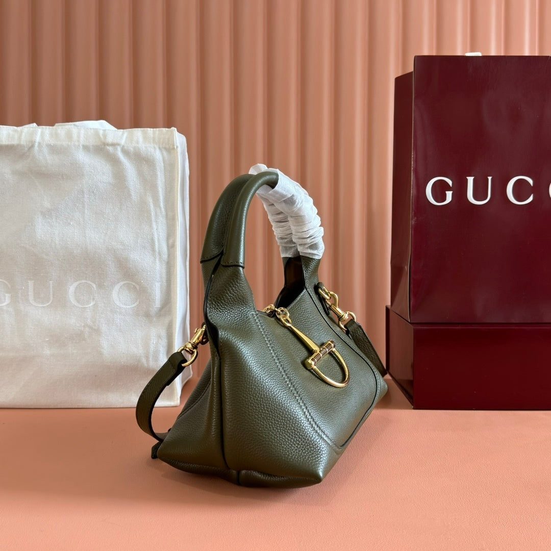 Gucci Large Softbit Leather Shoulder Bag in Green
