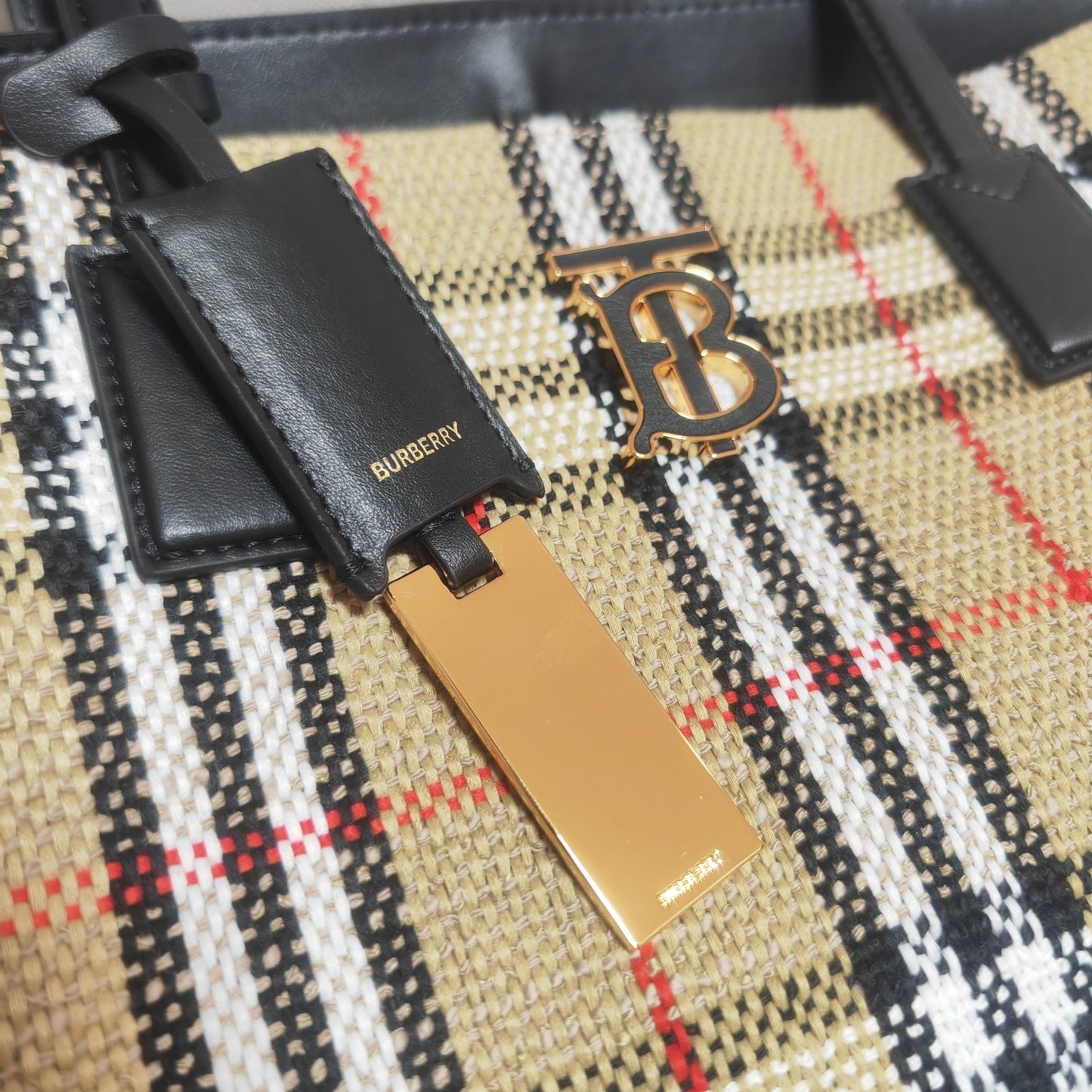 Burberry Highlands House Check Tote Bag in Beige Cotton-Linen Blend